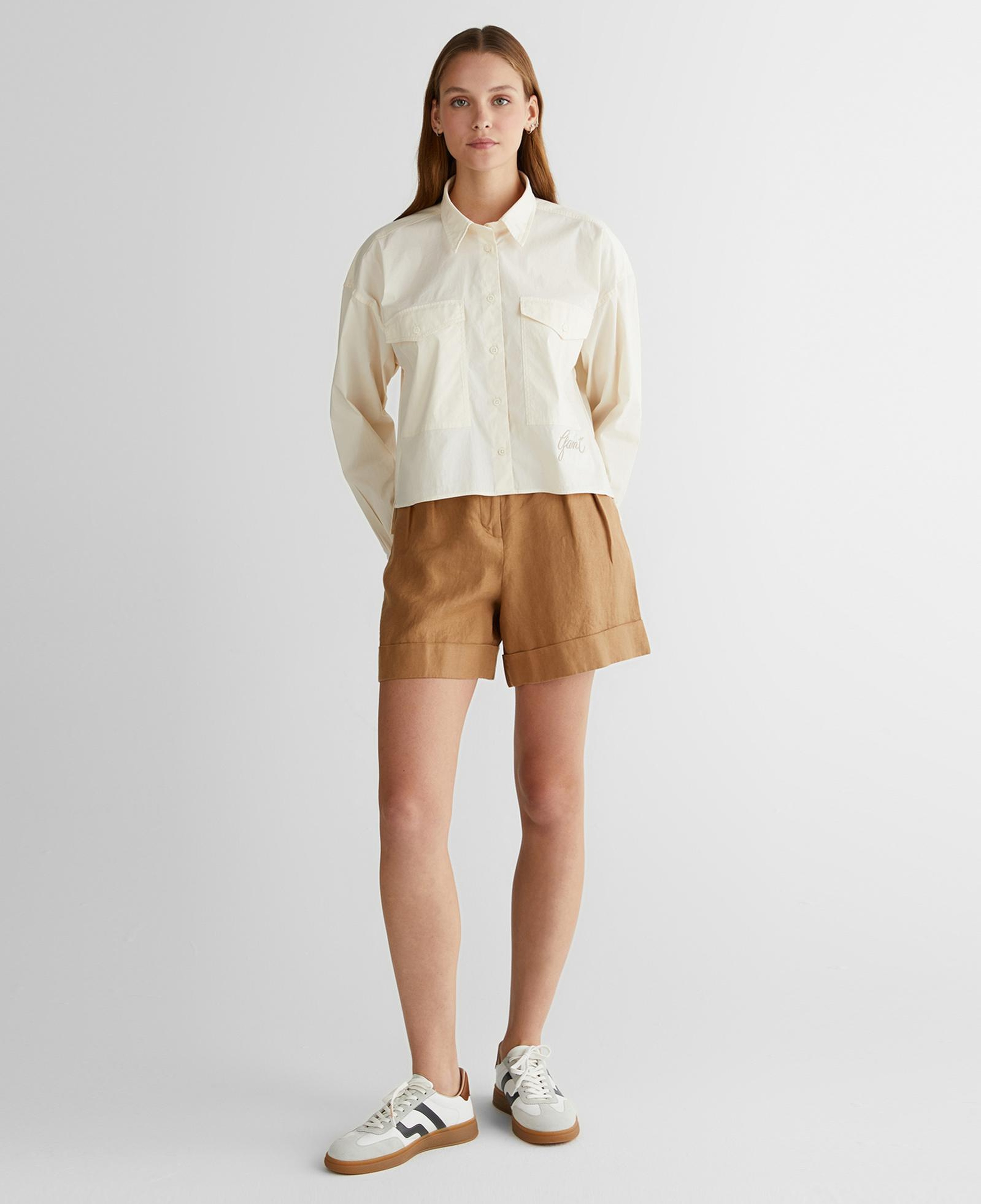 GANT Kadın Krem Klasik Yaka Logolu Gömlek