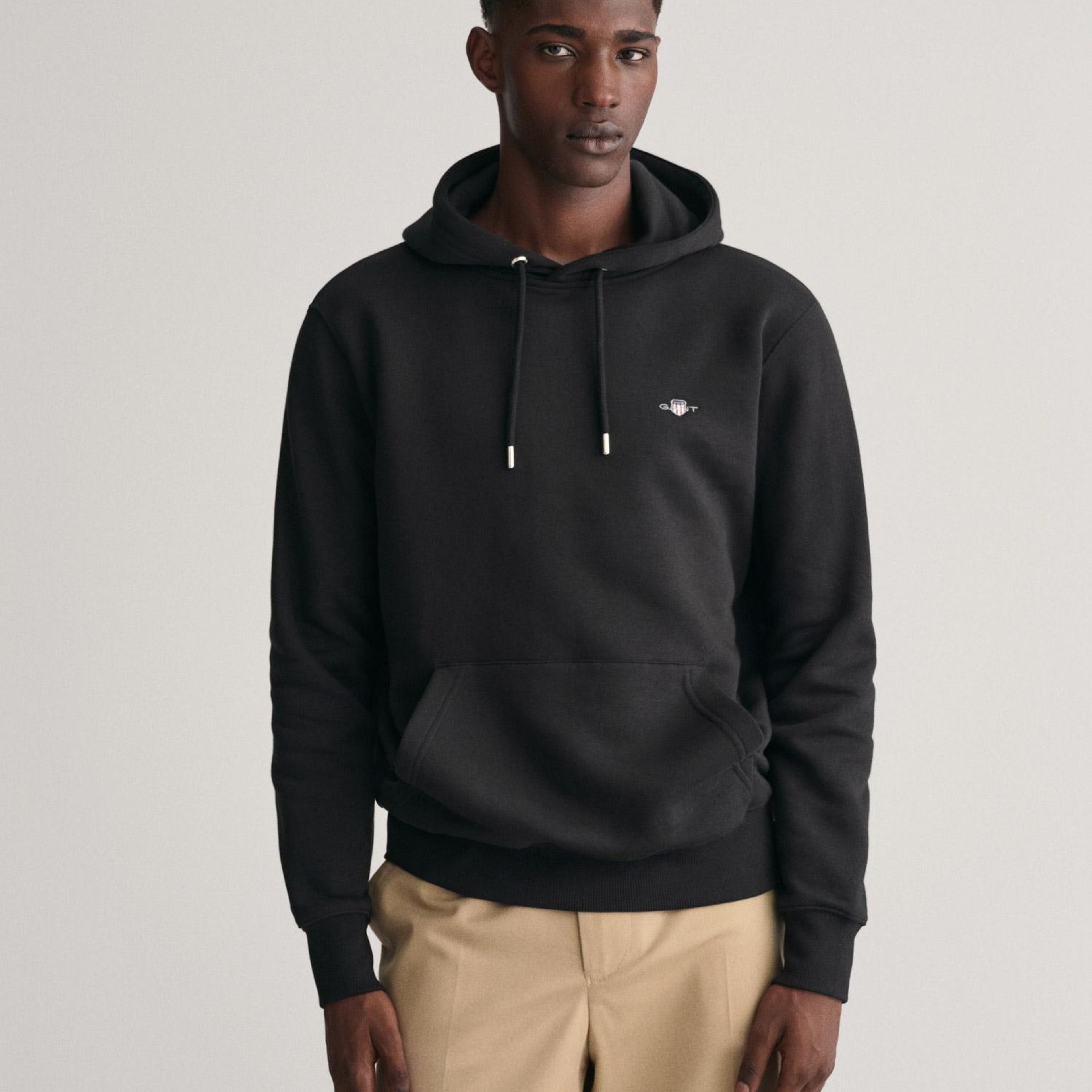 GANT Erkek Siyah Regular Fit Kapüşonlu Sweatshirt