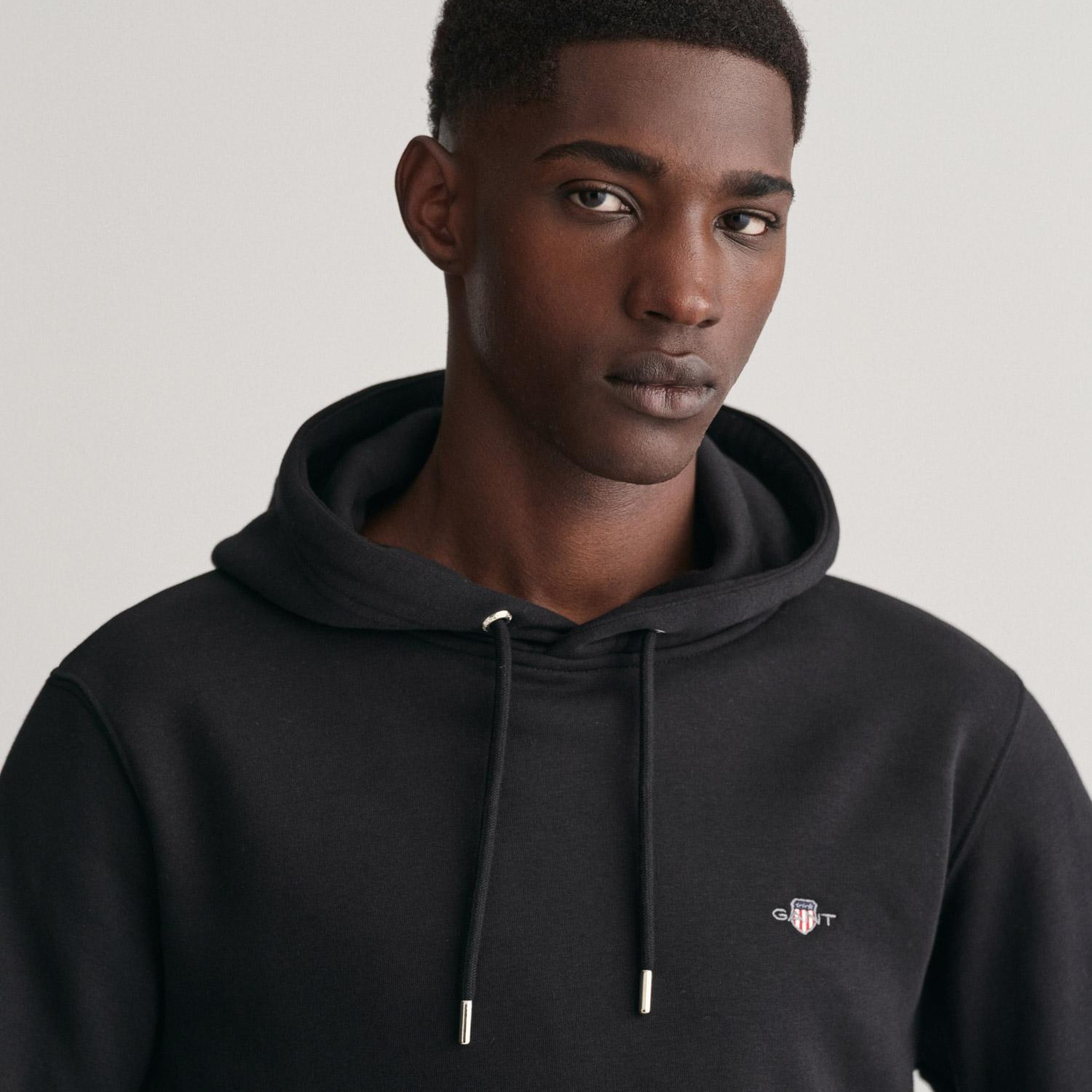 GANT Erkek Siyah Regular Fit Kapüşonlu Sweatshirt