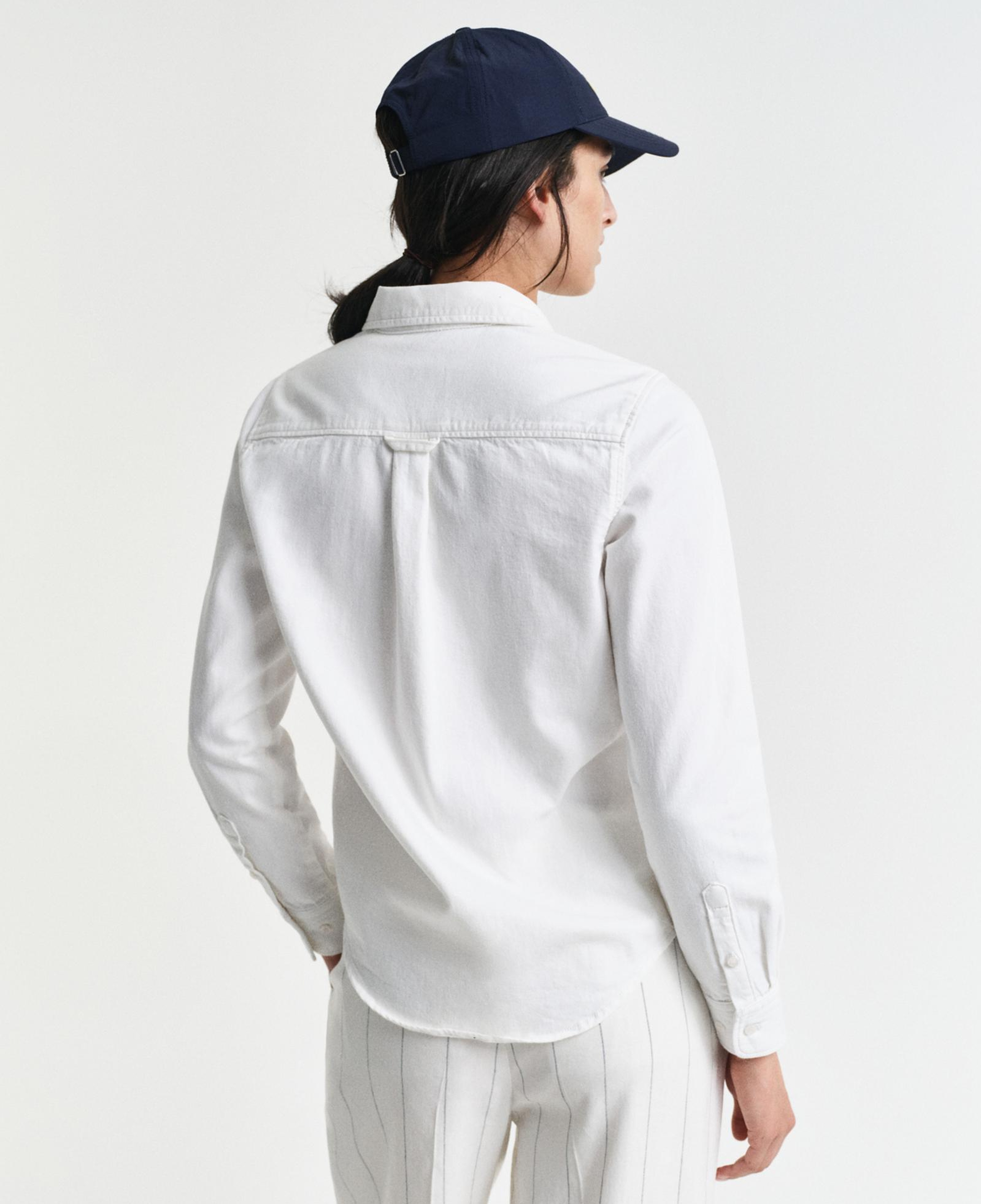 GANT Kadın Beyaz Regular Fit Klasik Yaka Gömlek