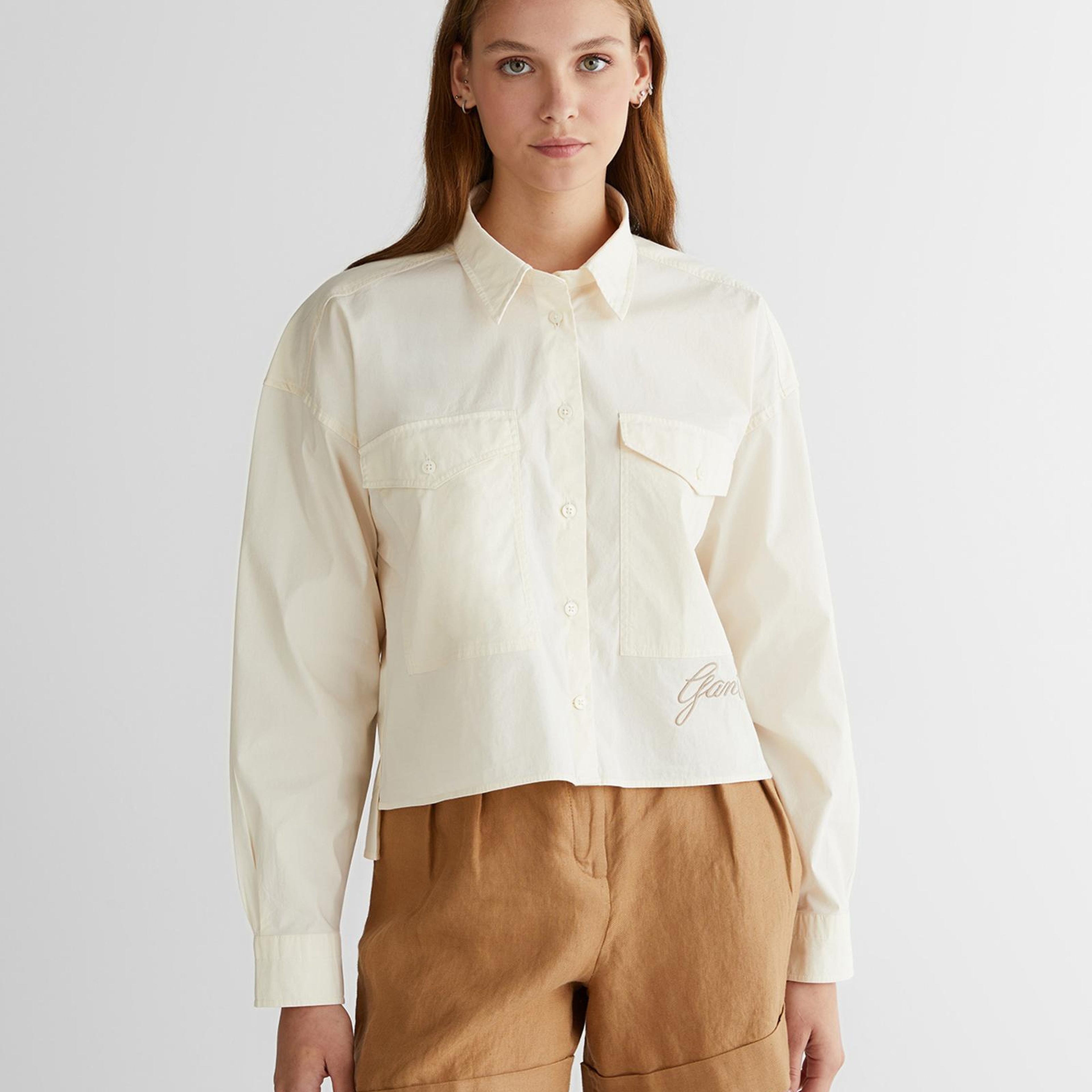 GANT Kadın Krem Klasik Yaka Logolu Gömlek
