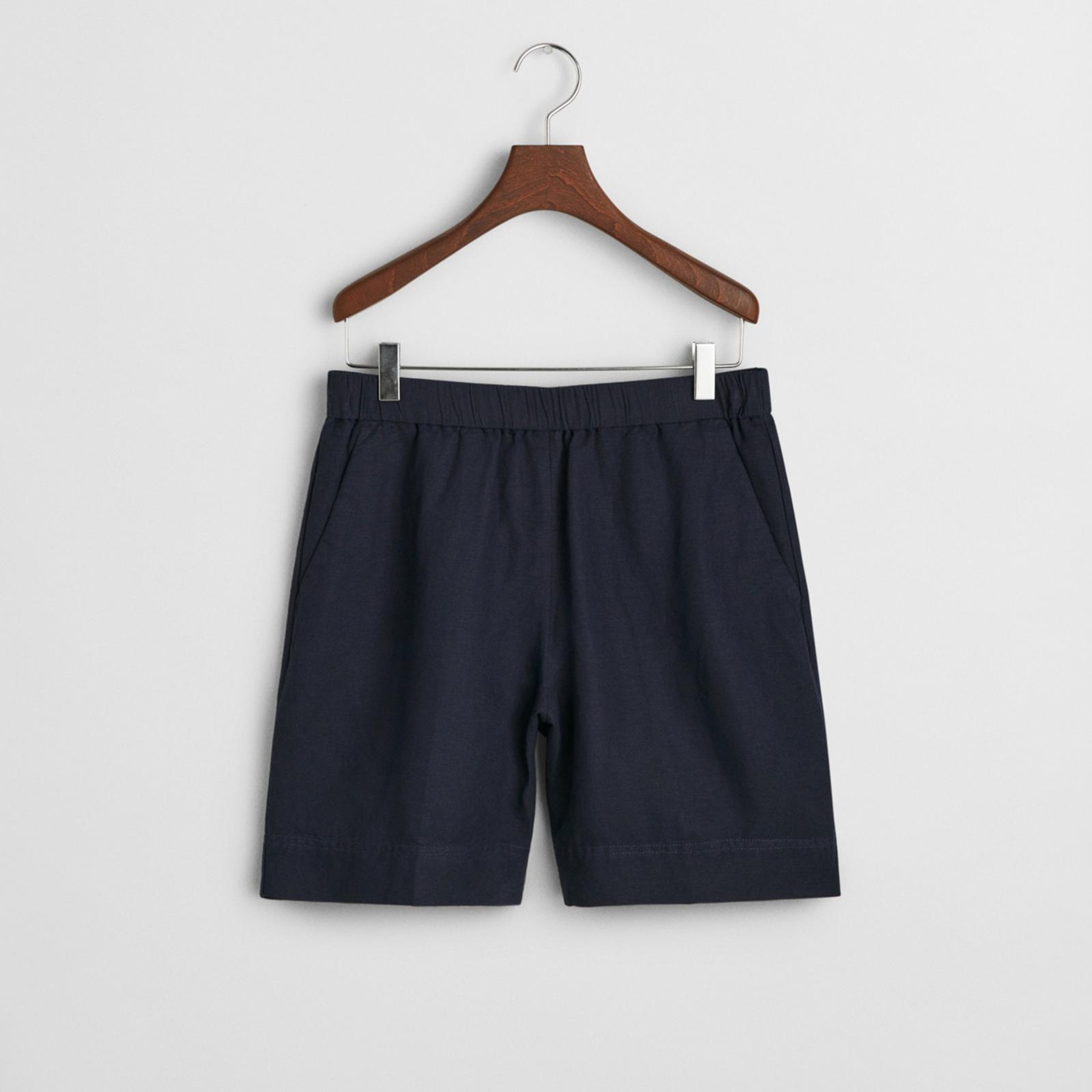 GANT Kadın Lacivert Relaxed Fit Keten Şort