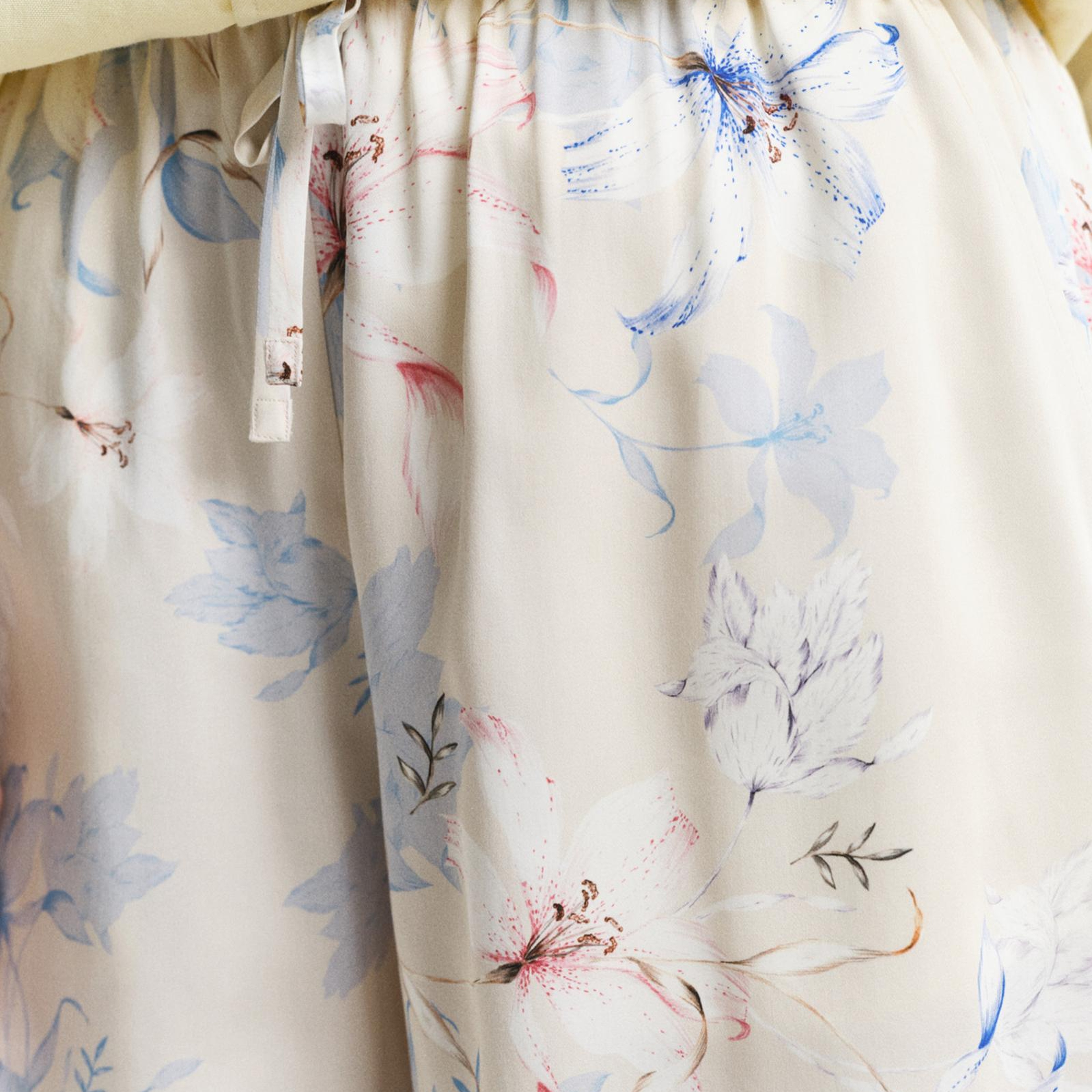 GANT Kadın Krem Relaxed Fit Desenli Şort