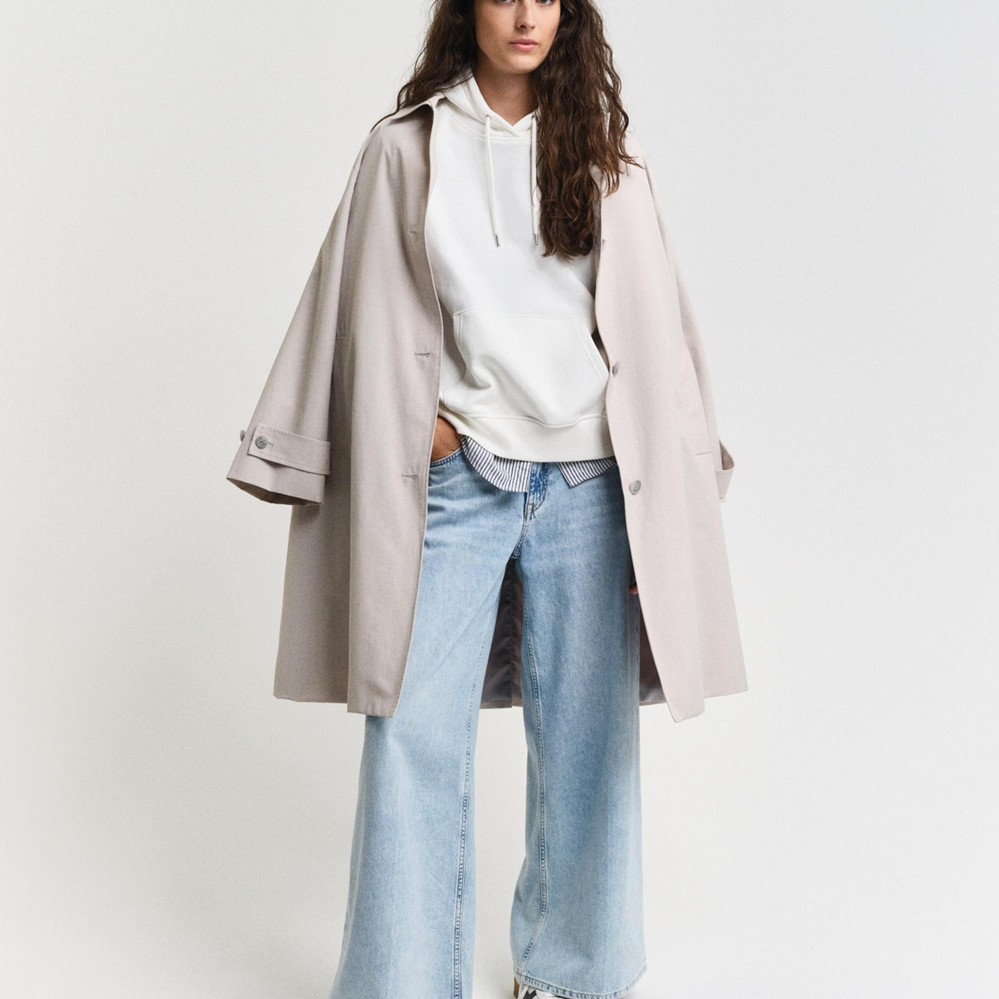 GANT Kadın Beyaz Relaxed Fit Kapüşonlu Sweatshirt