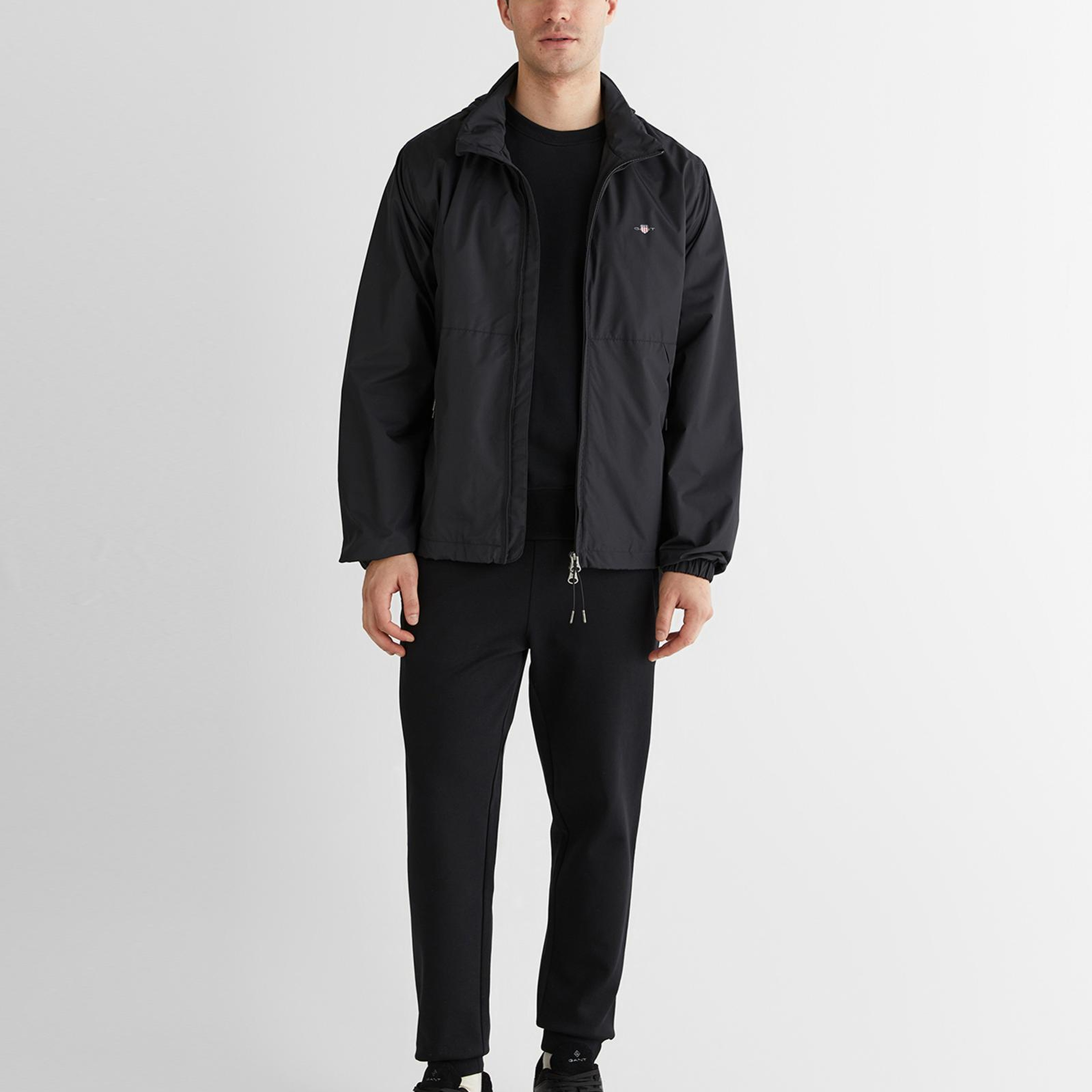 GANT Erkek Siyah Dik Yaka Logolu Yağmurluk