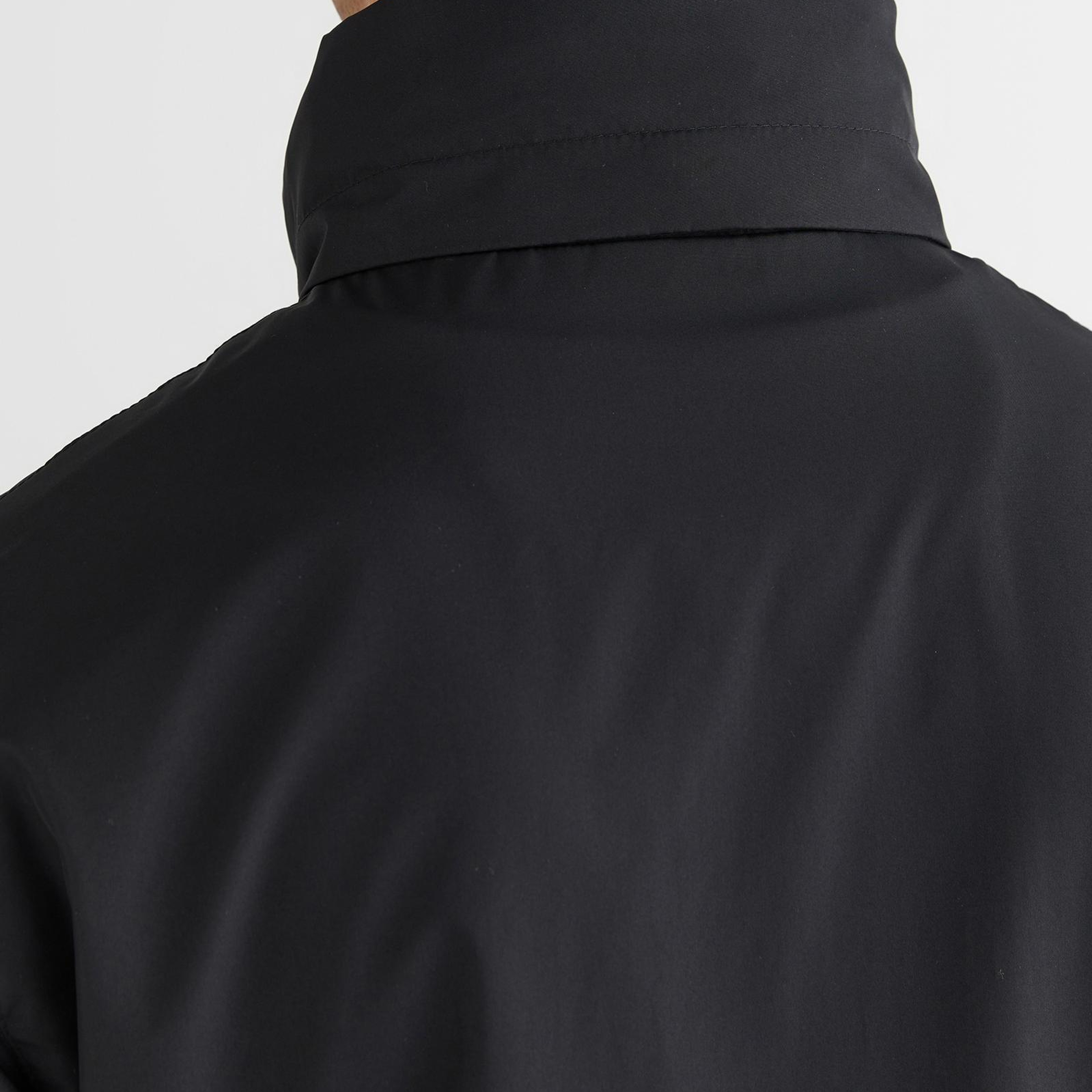 GANT Erkek Siyah Dik Yaka Logolu Yağmurluk