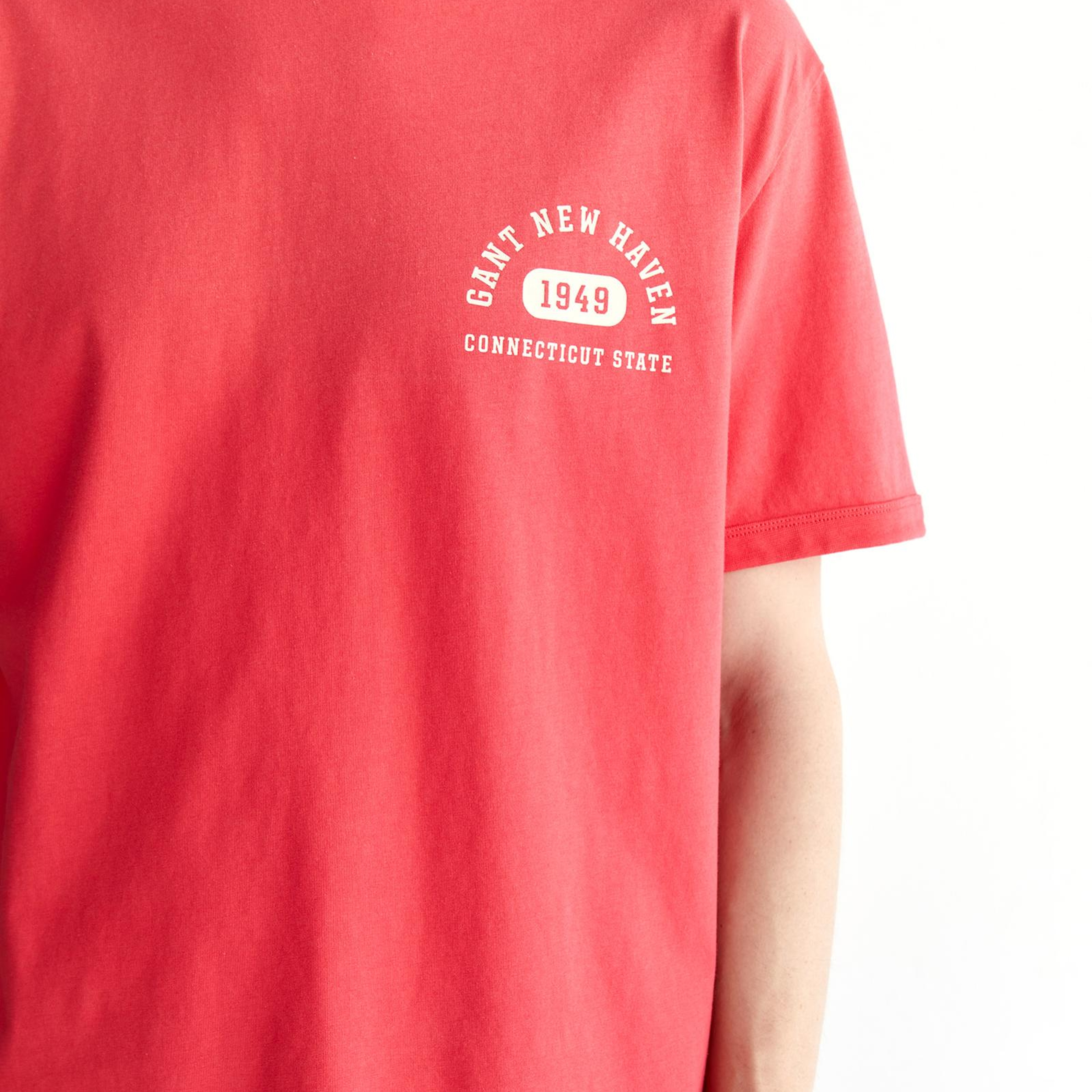 GANT Erkek Kırmızı Relaxed Fit Bisiklet Yaka Logolu T-Shirt