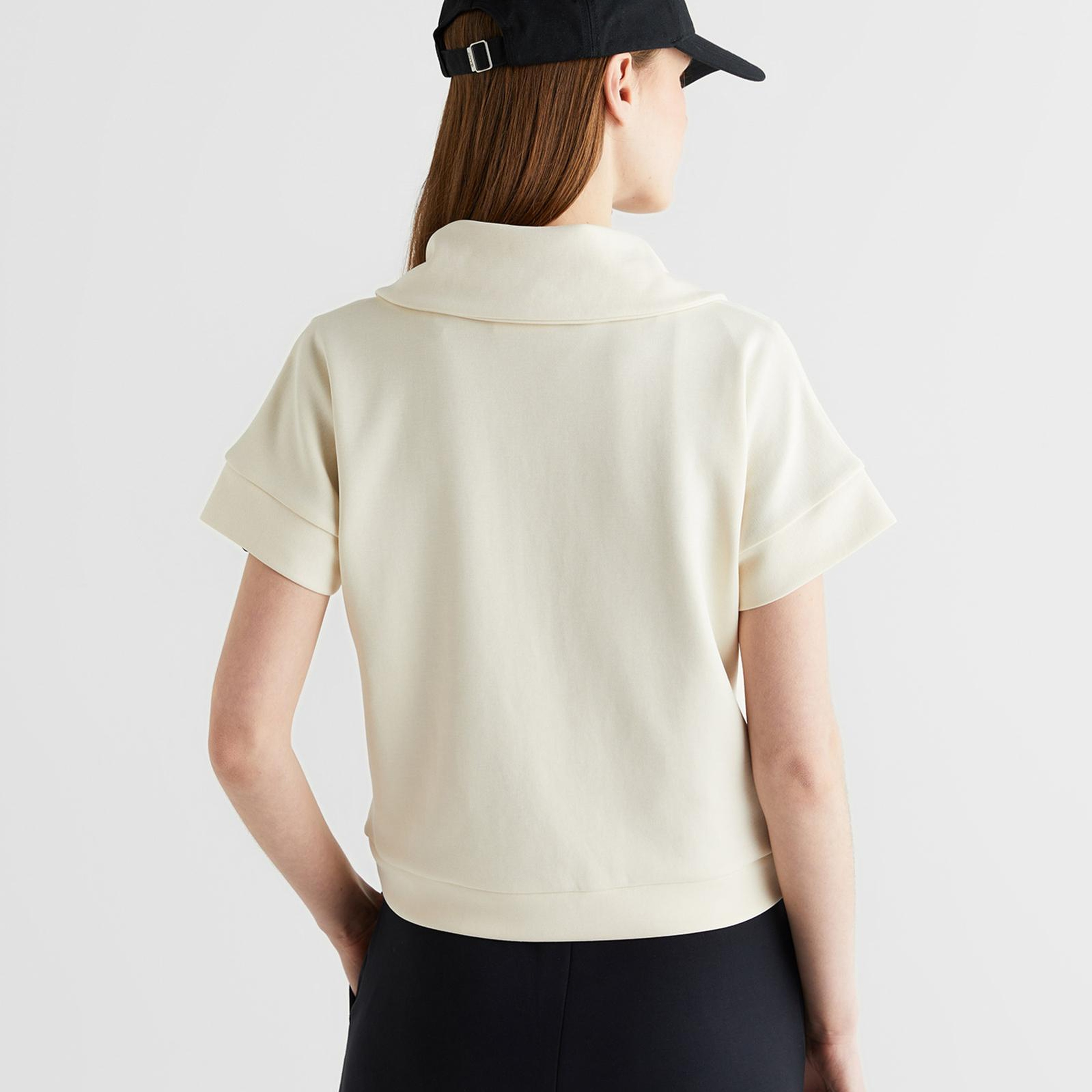 GANT Kadın Krem Relaxed Fit Yarım Fermuarlı Kısa Kollu Sweatshirt