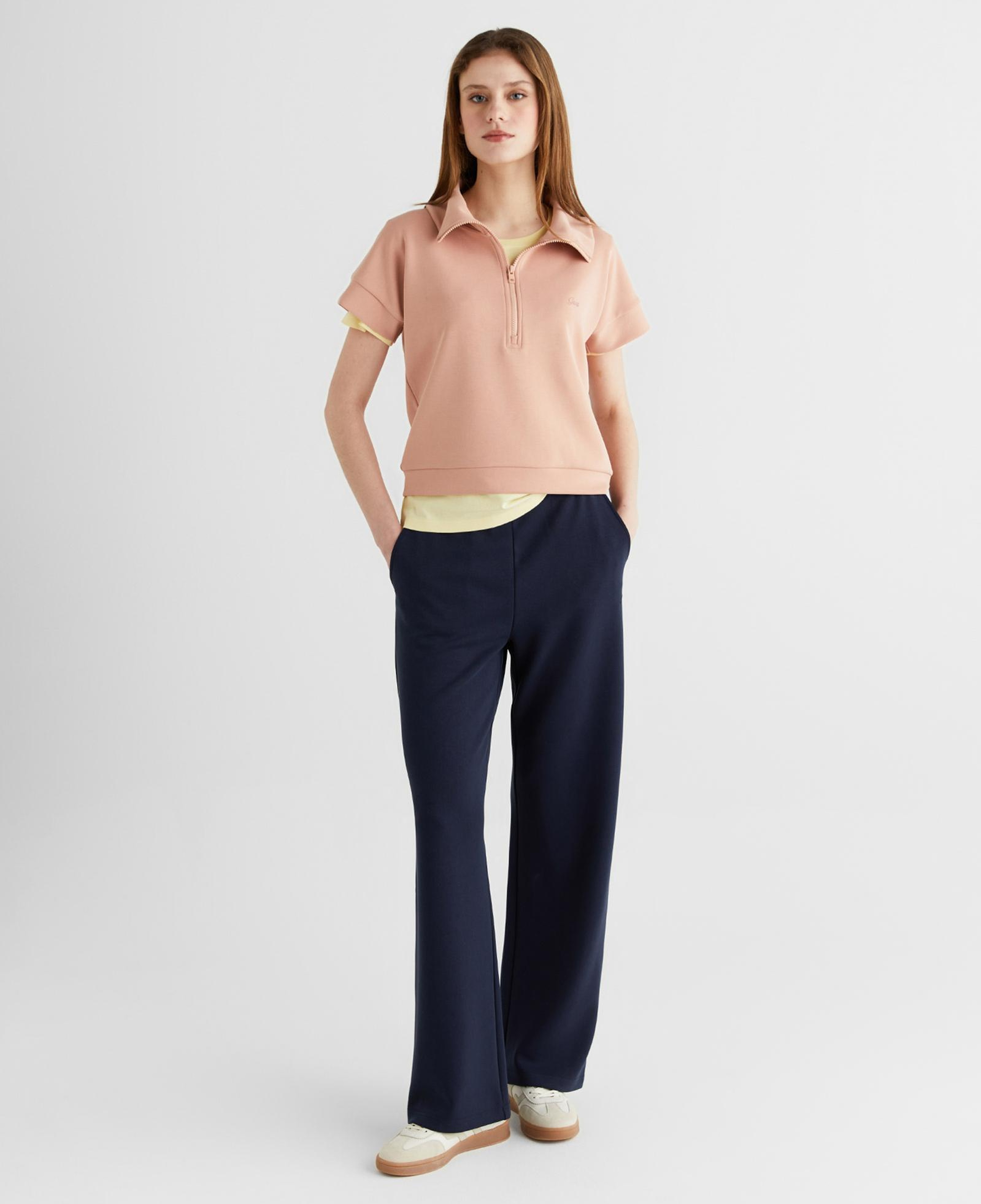 GANT Kadın Pembe Relaxed Fit Yarım Fermuarlı Kısa Kollu Sweatshirt