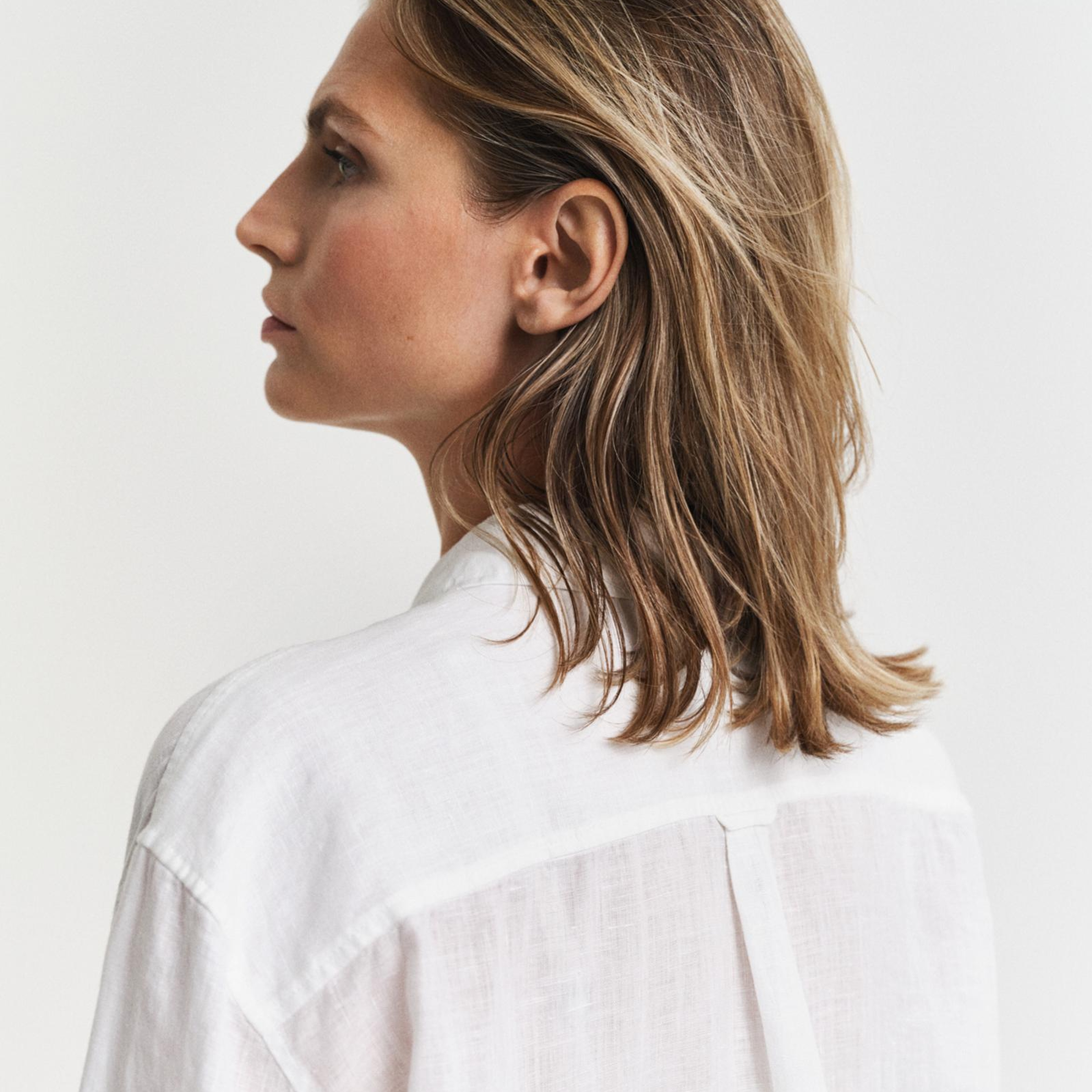 GANT Kadın Beyaz Relaxed Fit Klasik Yaka Gömlek