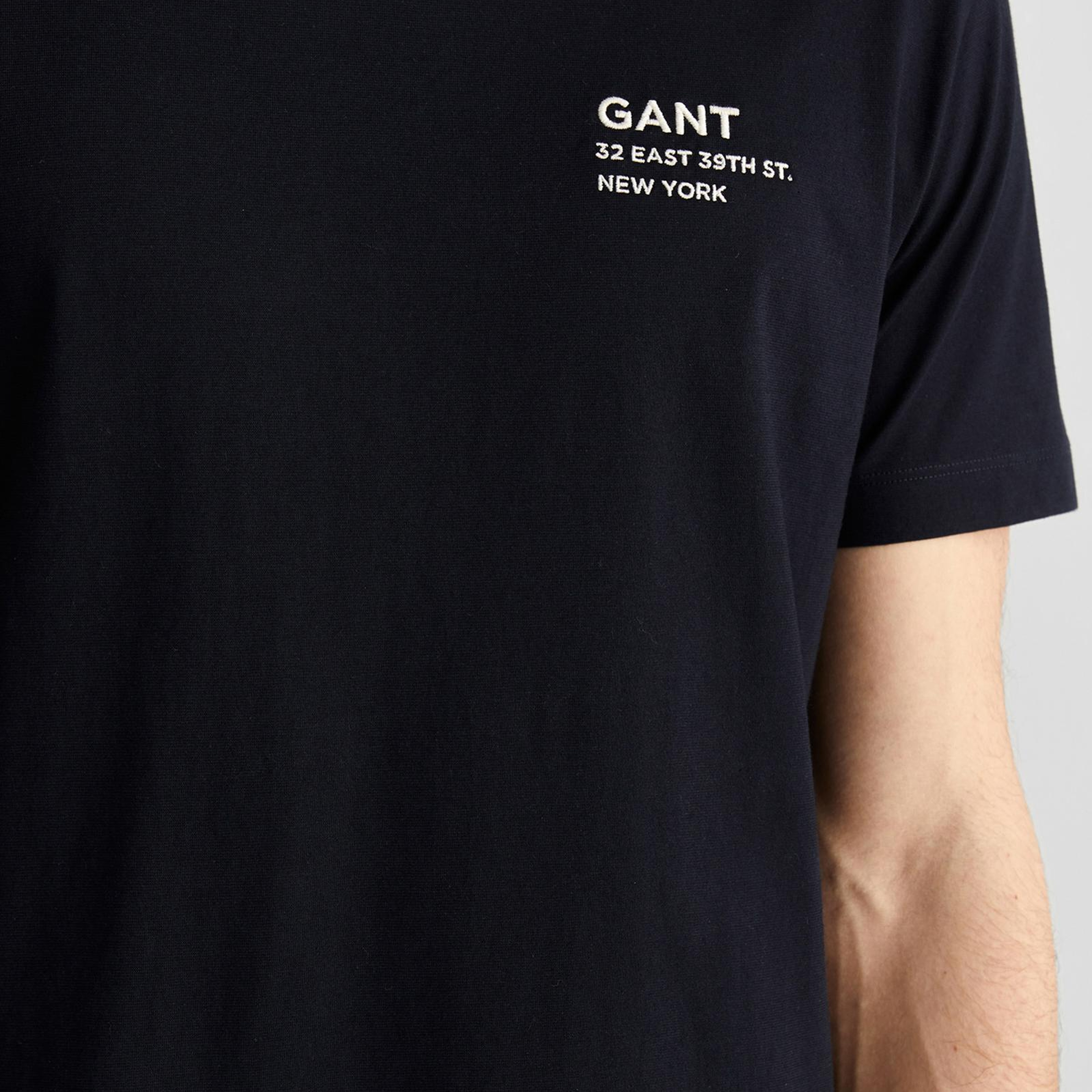GANT Erkek Siyah Regular Fit Bisiklet Yaka Logolu T-Shirt