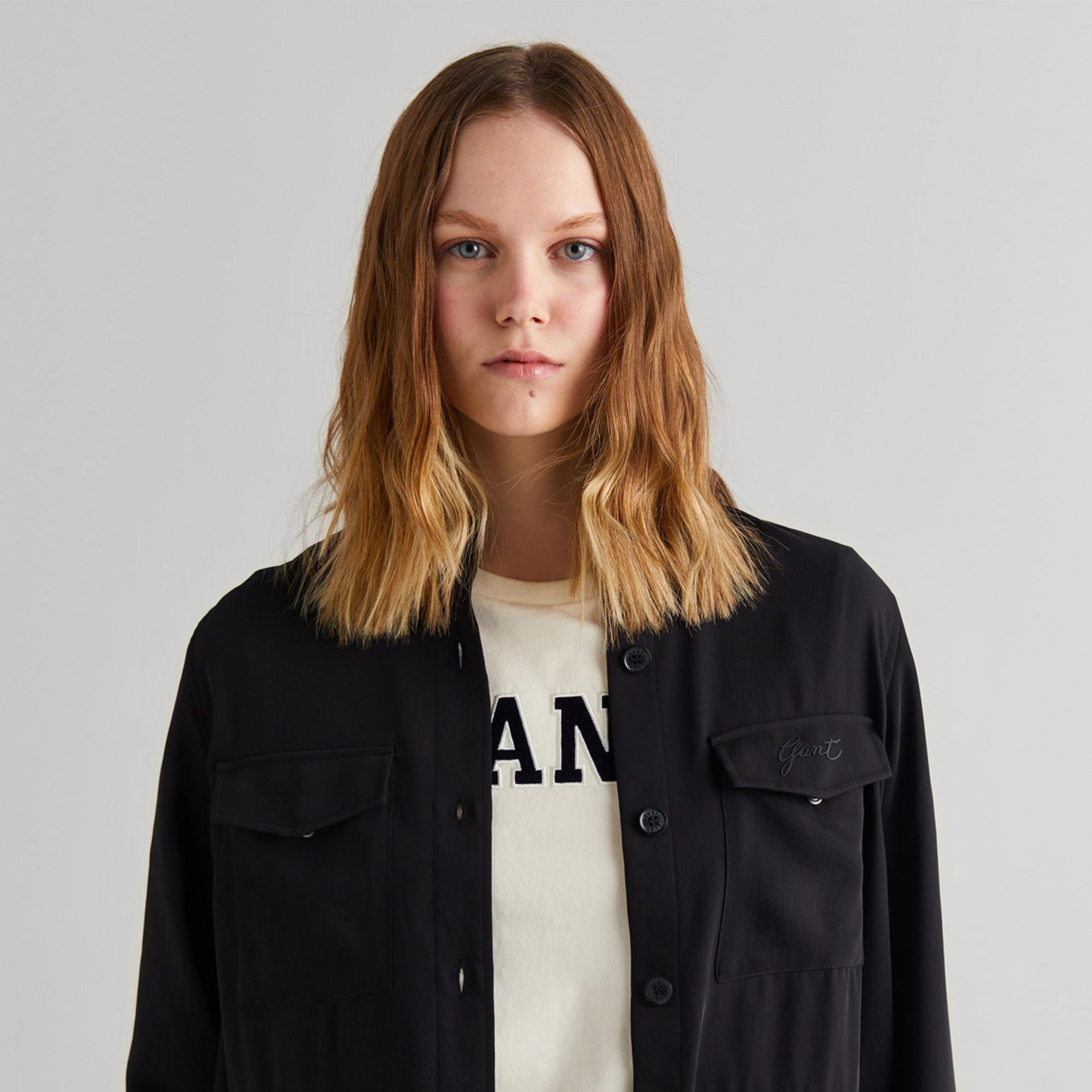 GANT Kadın Siyah Regular Fit Logolu Gömlek