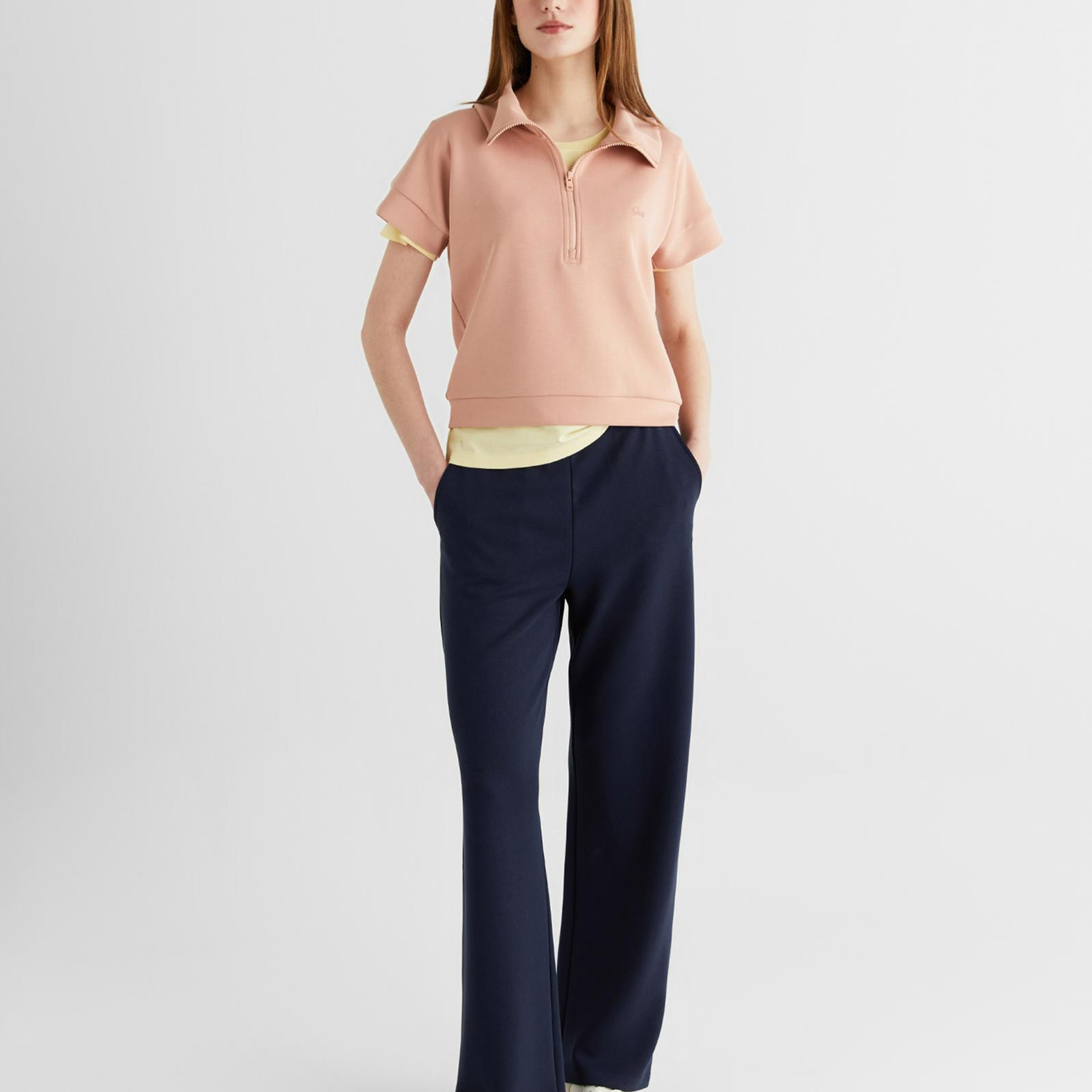 GANT Kadın Pembe Relaxed Fit Yarım Fermuarlı Kısa Kollu Sweatshirt