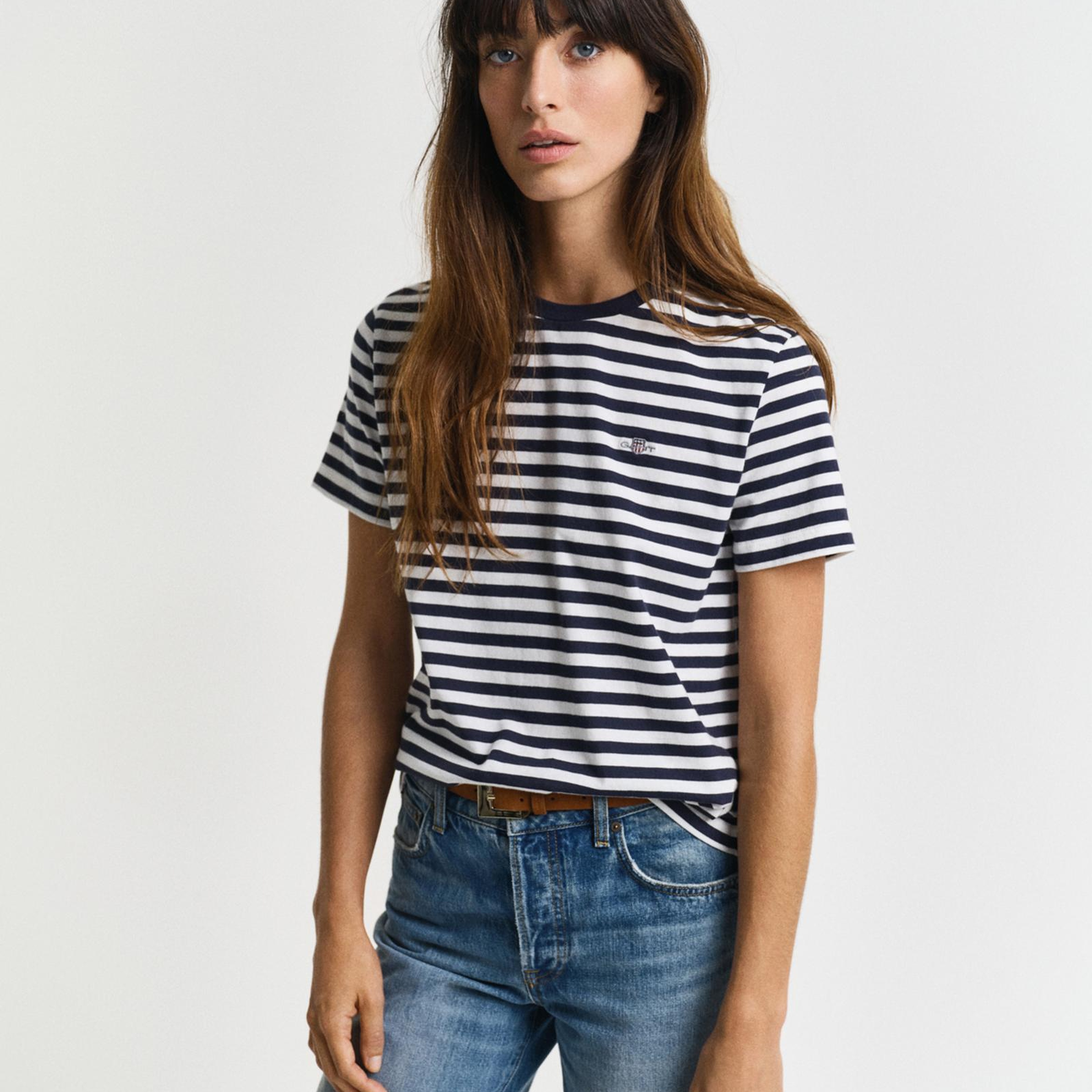 GANT Kadın Lacivert Bisiklet Yaka Regular Fit Logolu T-Shirt