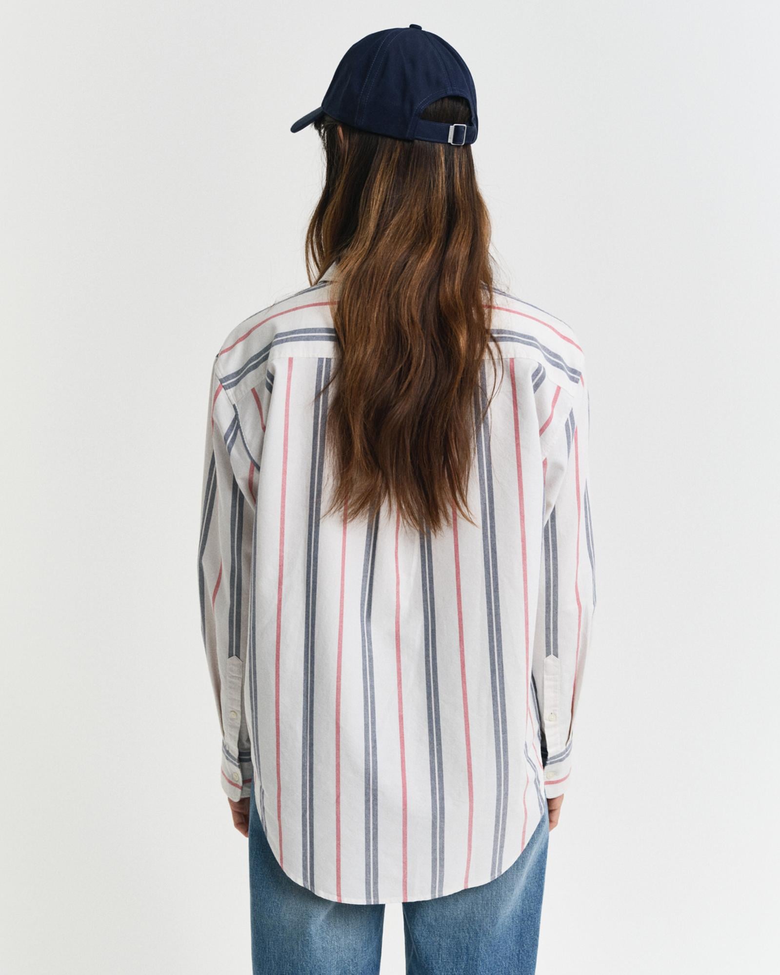 GANT Kadın Krem Relaxed Fit Klasik Yaka Çizgili Gömlek