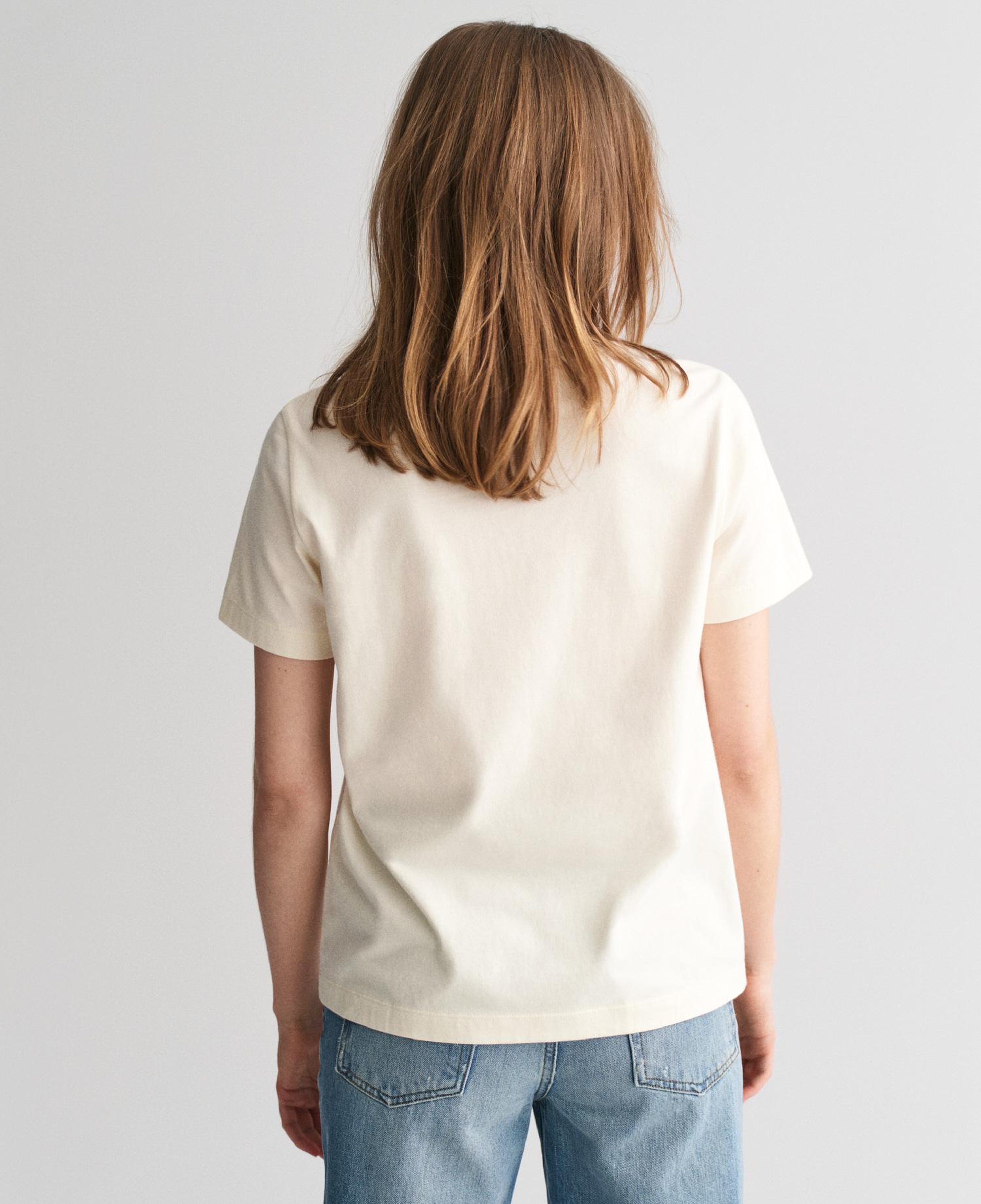 GANT Kadın Krem Regular Fit Bisiklet Yaka Logolu T-Shirt