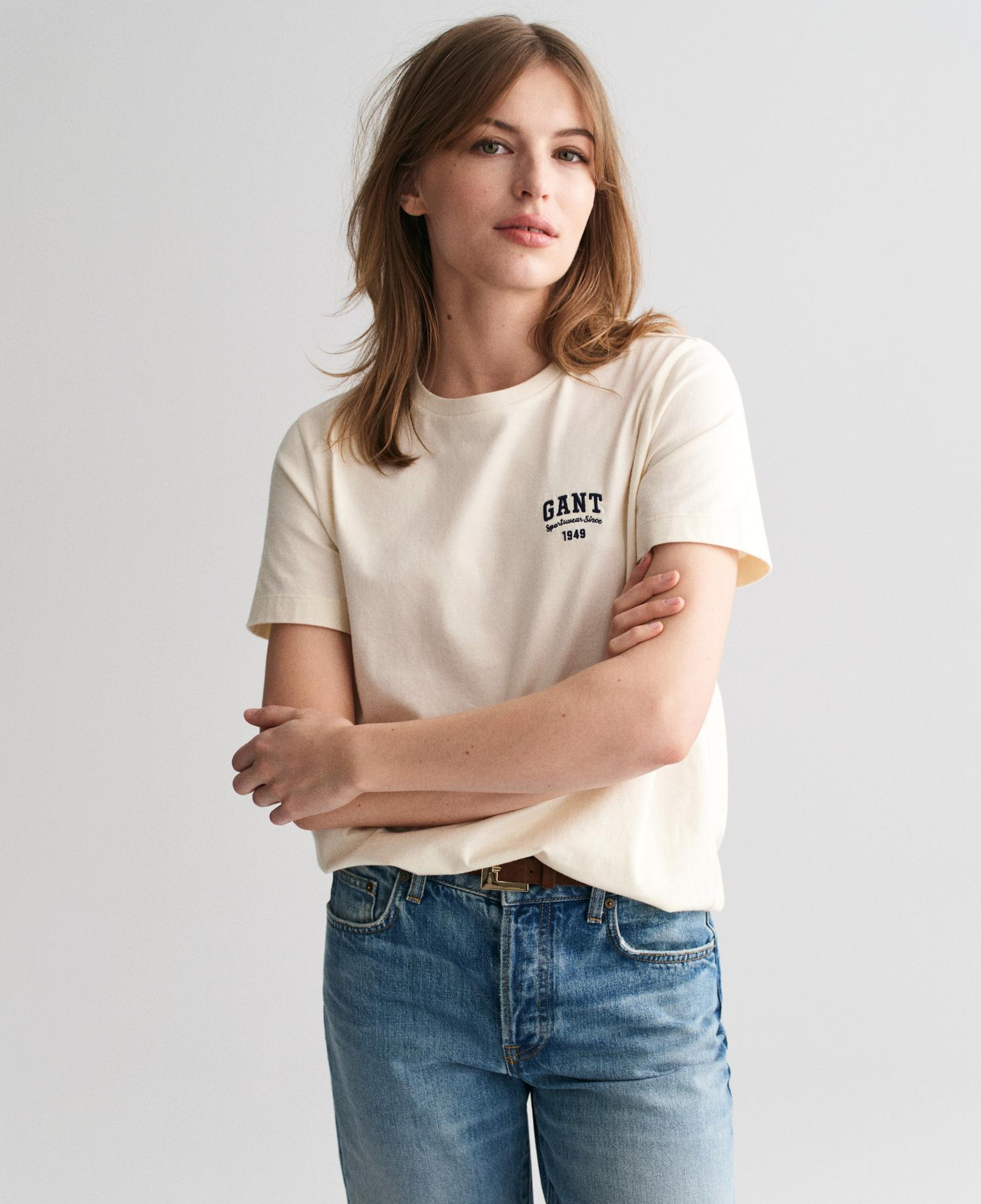 GANT Kadın Krem Regular Fit Bisiklet Yaka Logolu T-Shirt