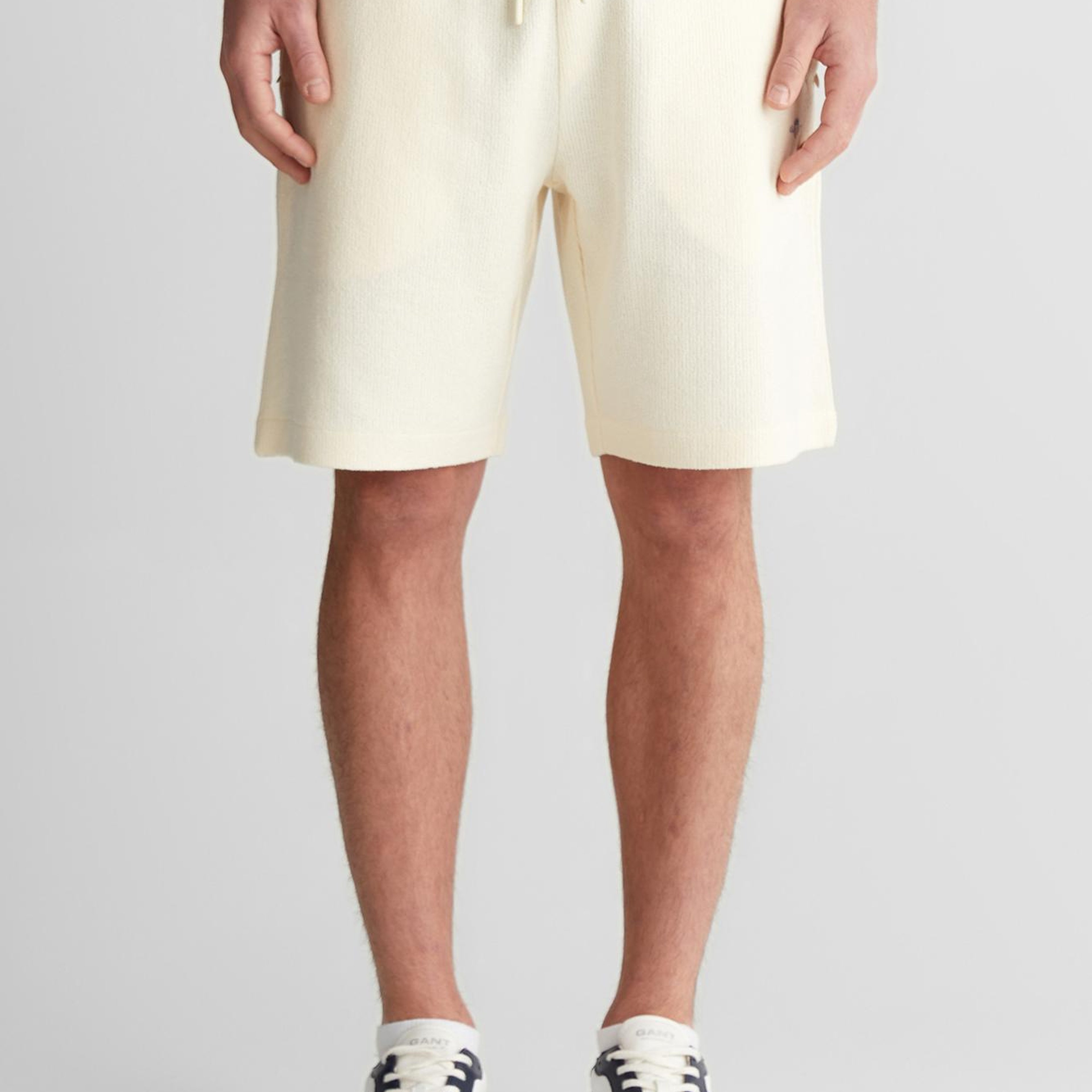 GANT Erkek Krem Düz Şort