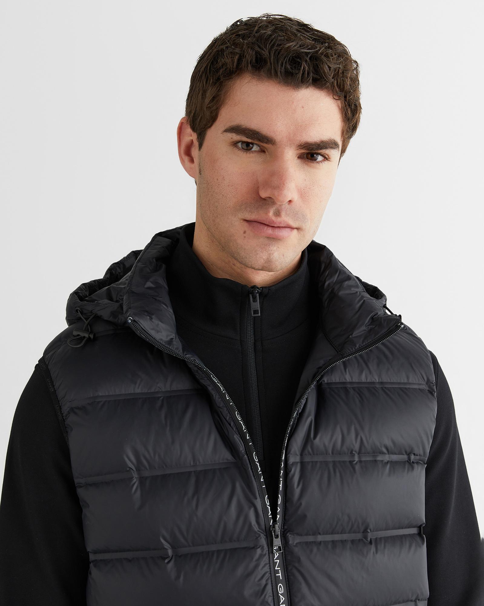 GANT Erkek Siyah Kapüşonlu Yelek