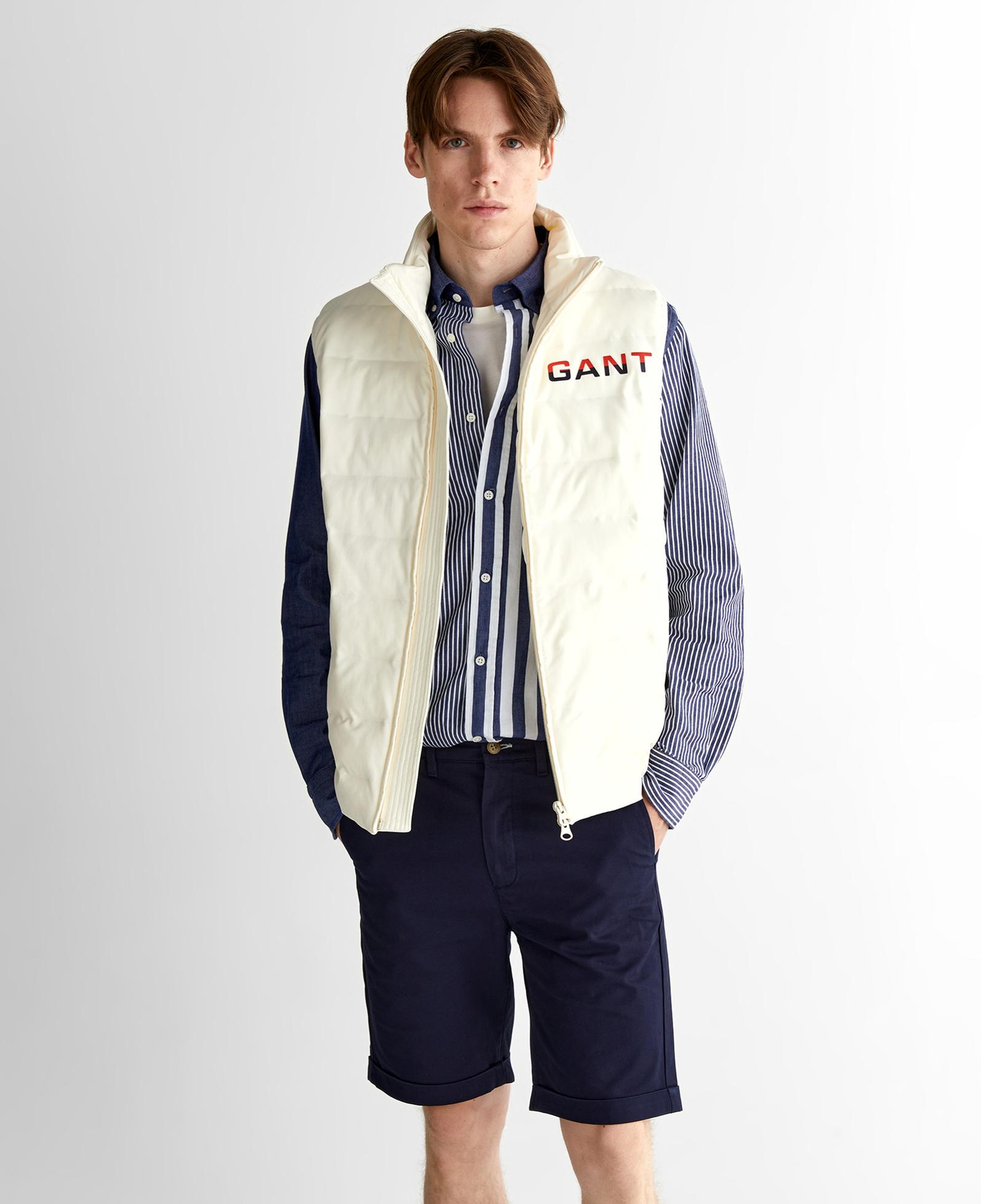 GANT Erkek Krem Regular Fit Dik Yaka Logolu Yelek