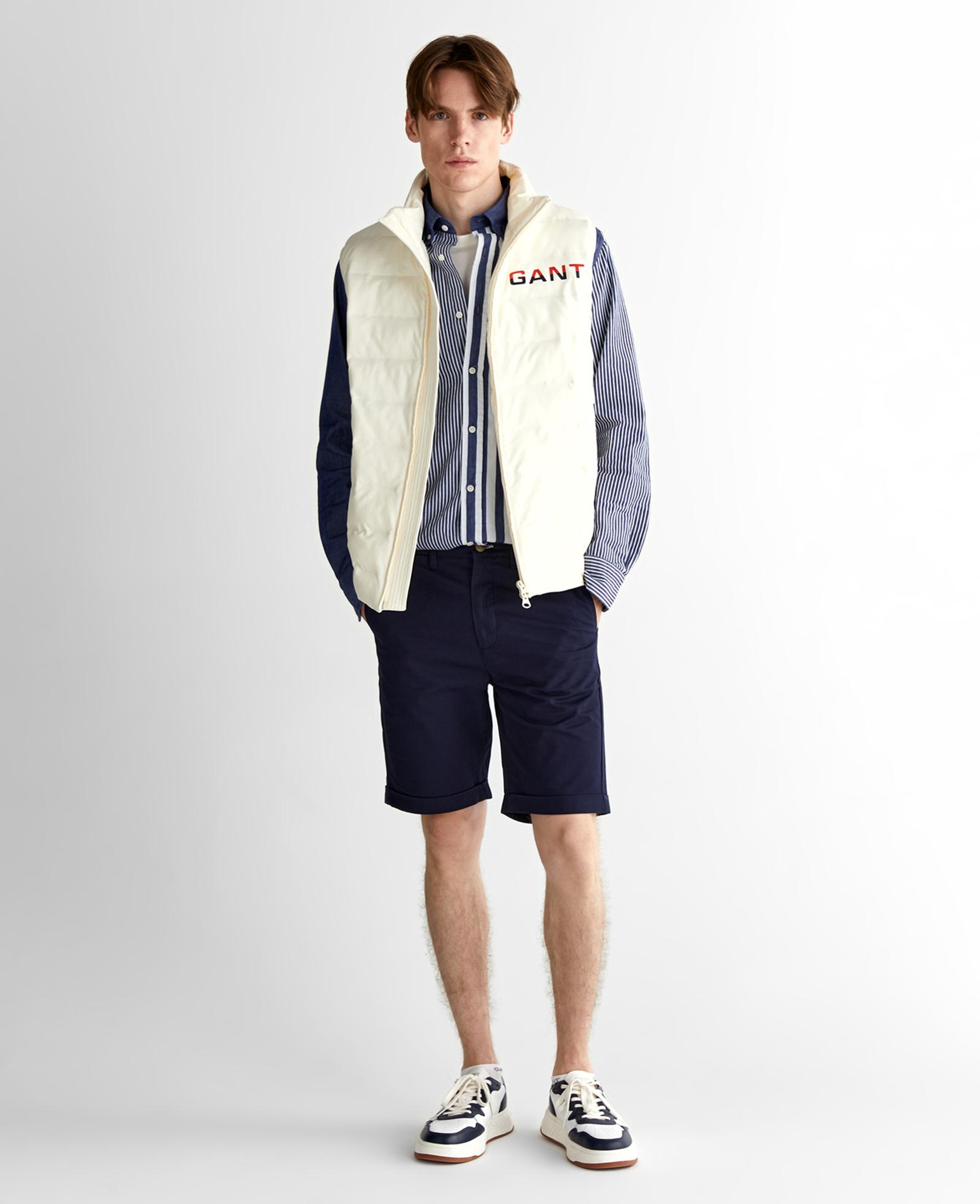 GANT Erkek Krem Regular Fit Dik Yaka Logolu Yelek