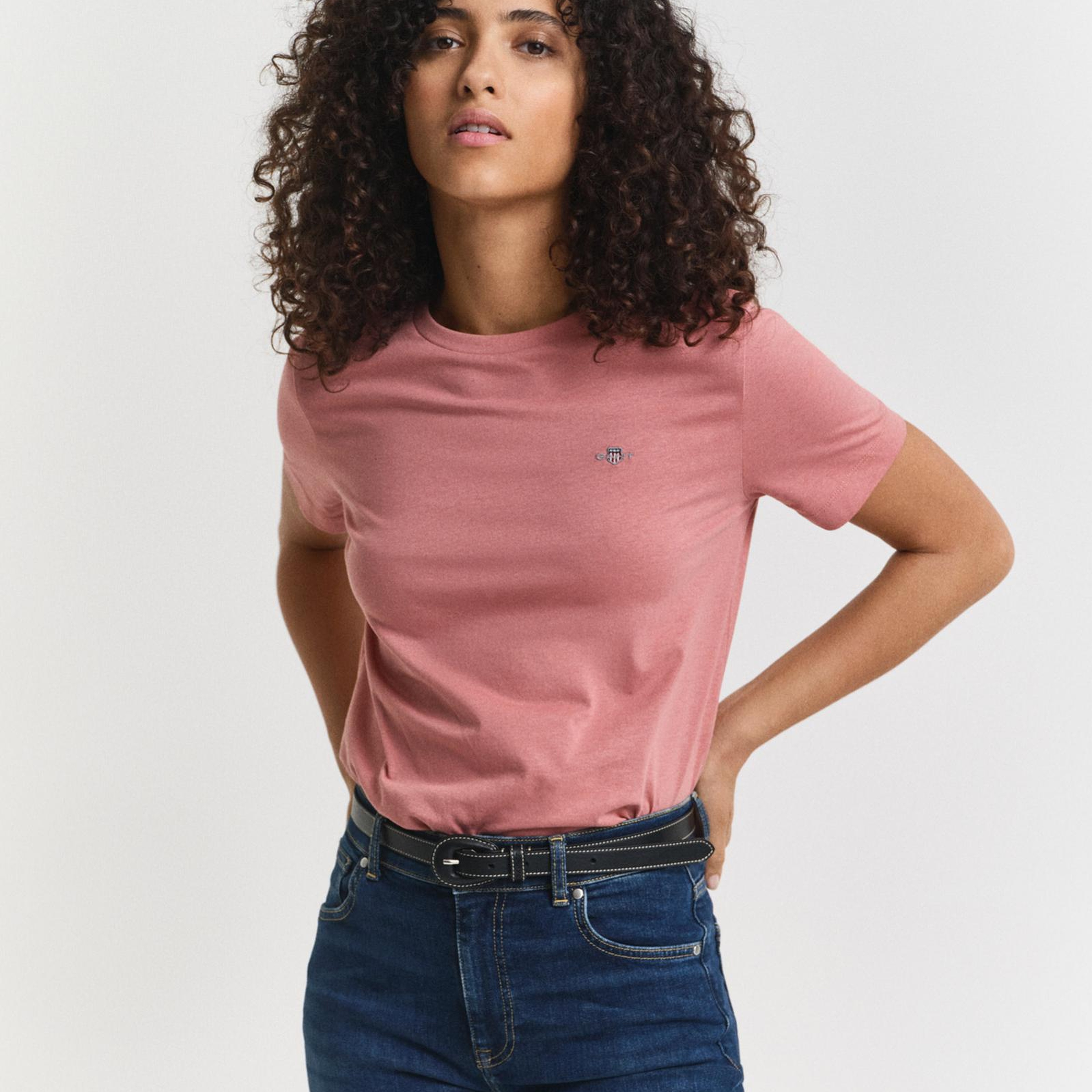 GANT Kadın Pembe Regular Fit Bisiklet Yaka T-Shirt