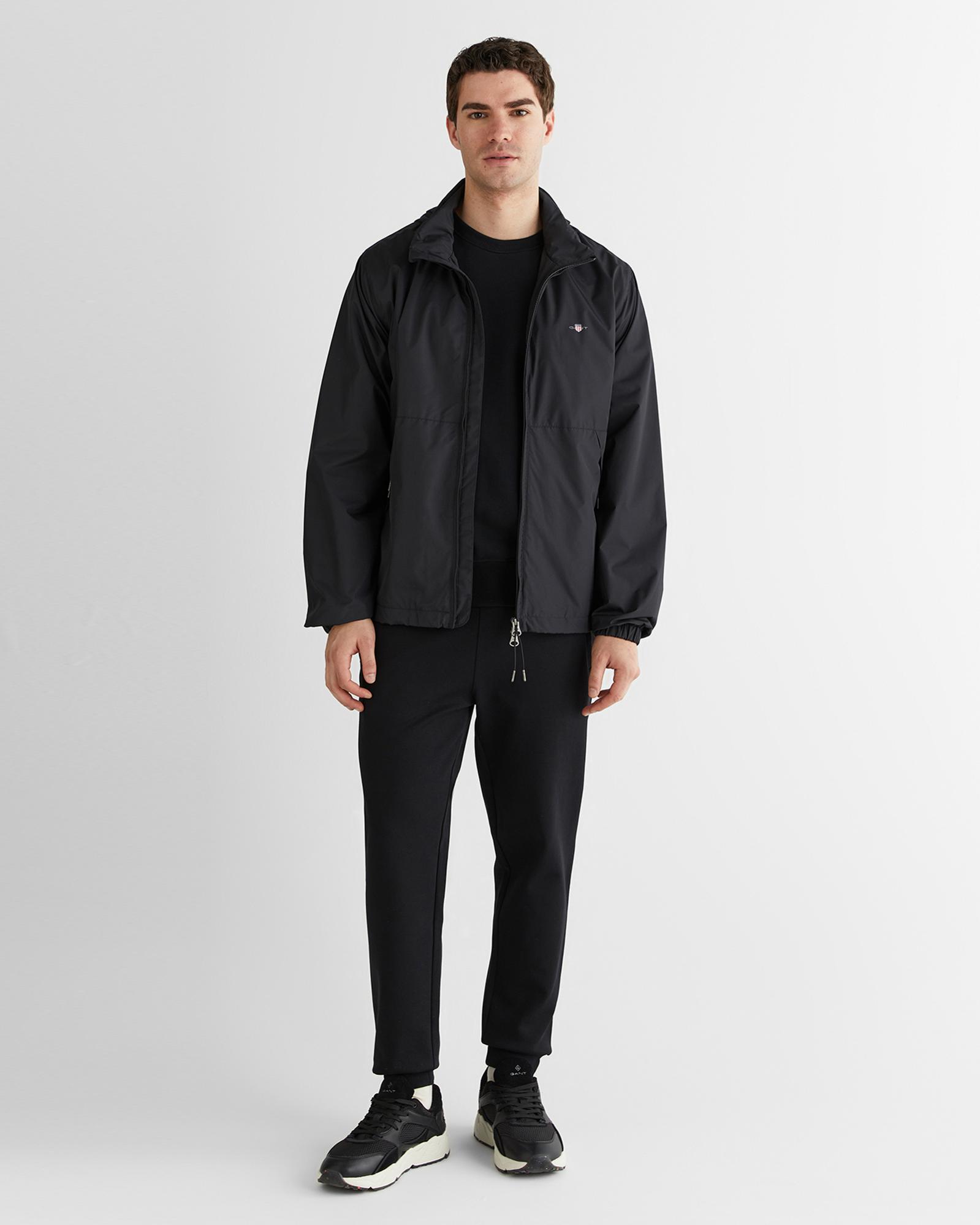 GANT Erkek Siyah Dik Yaka Logolu Yağmurluk