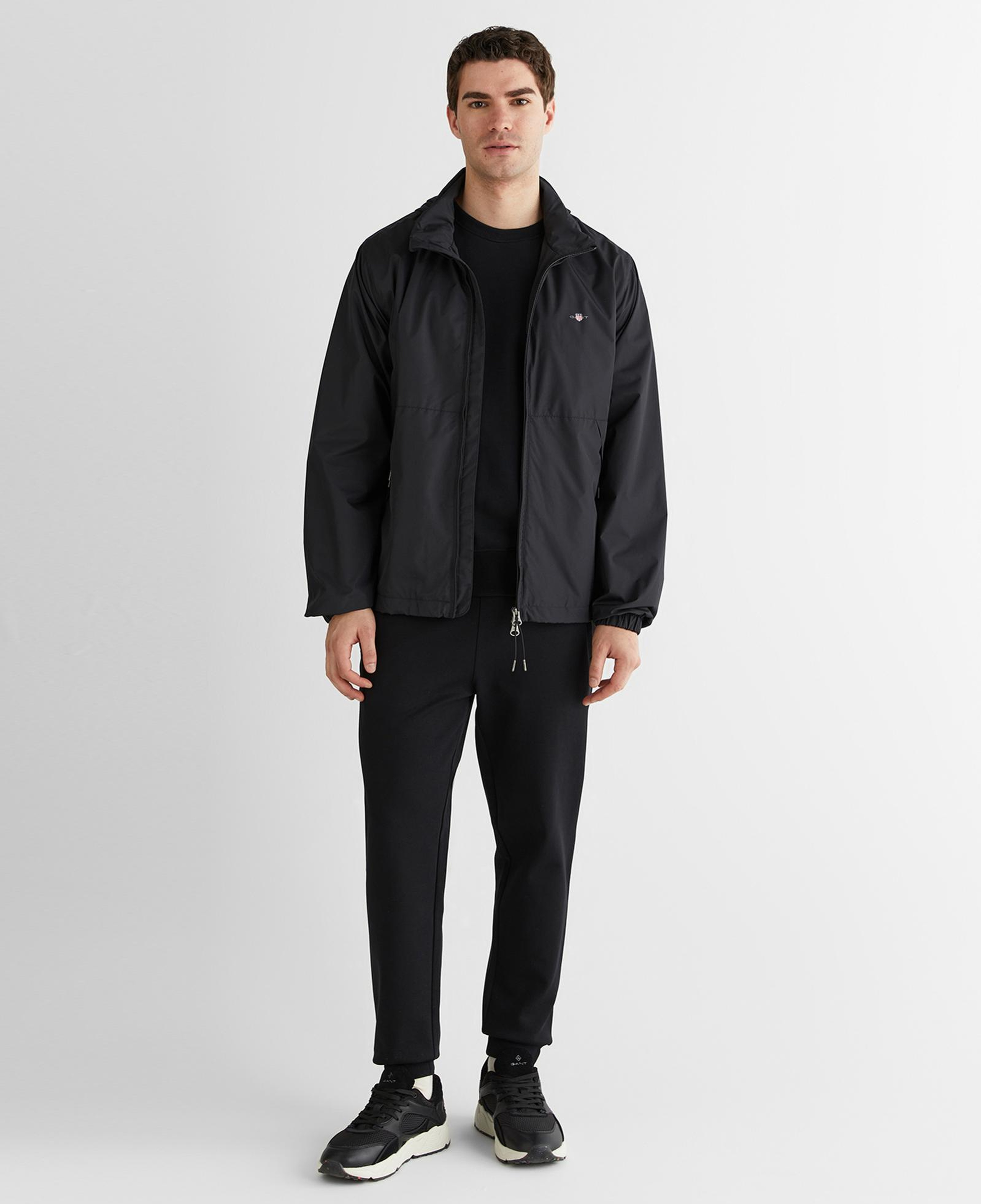 GANT Erkek Siyah Dik Yaka Logolu Yağmurluk