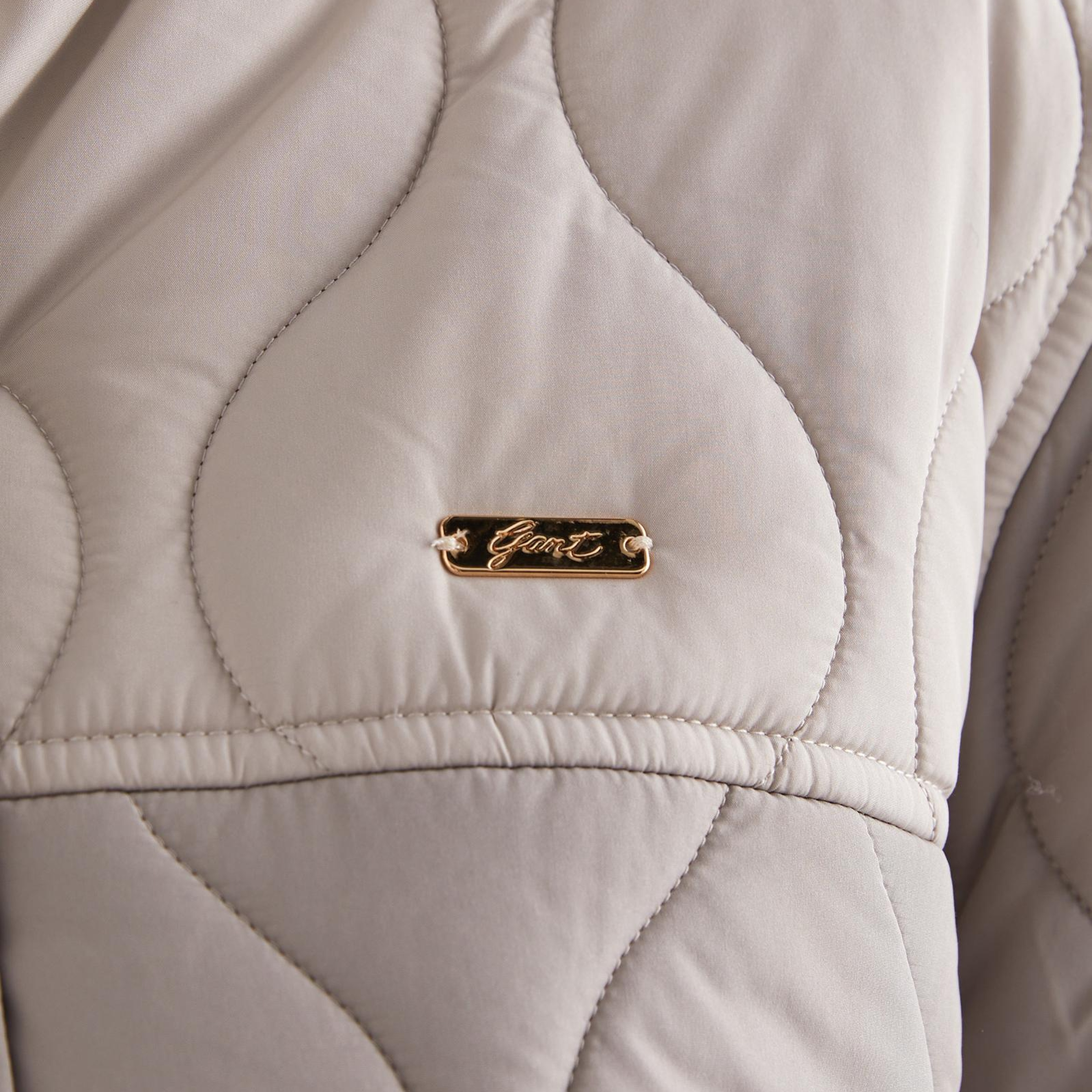 GANT Kadın Bej Kapüşonlu Kapitone Mont