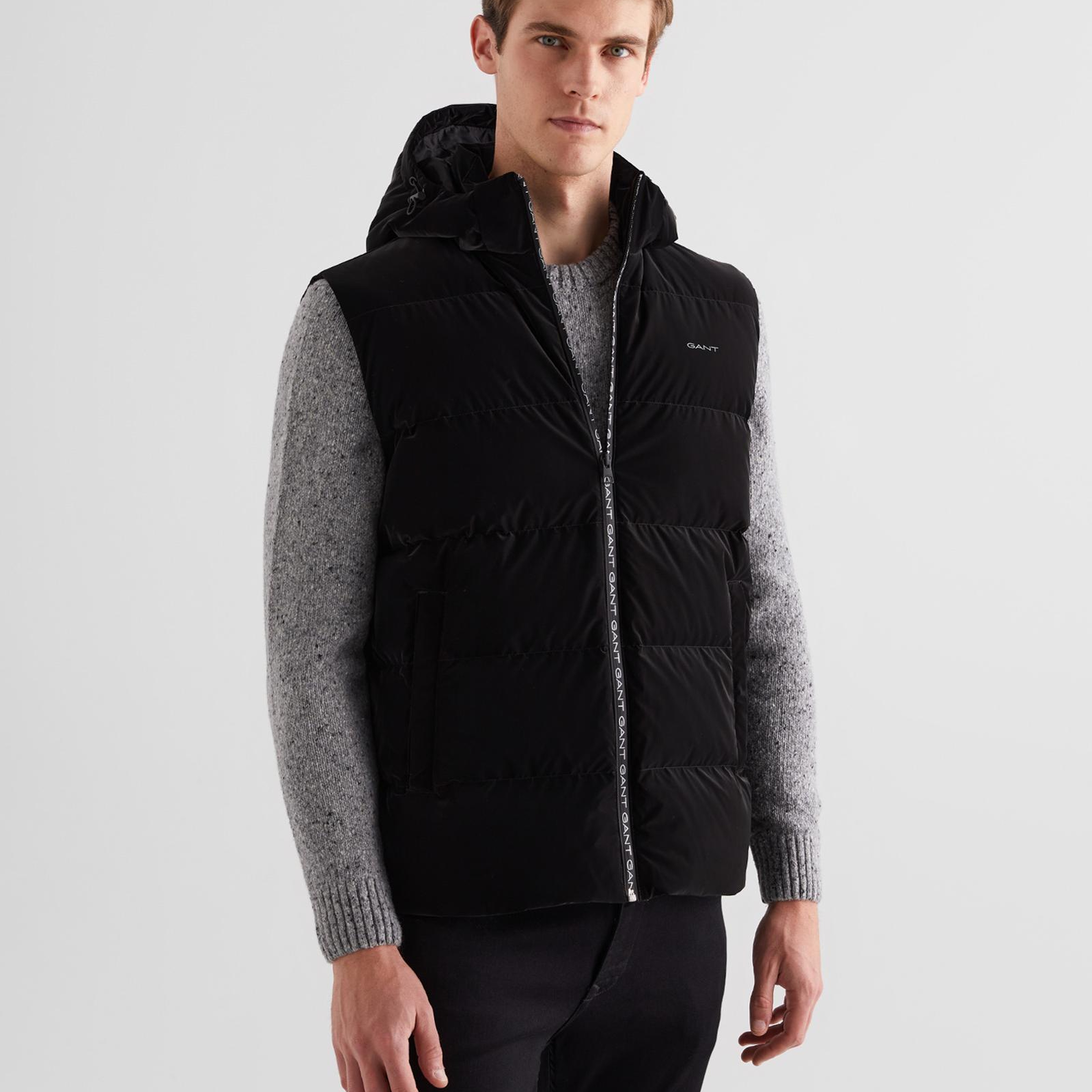 GANT Erkek Siyah Kapüşonlu Yelek