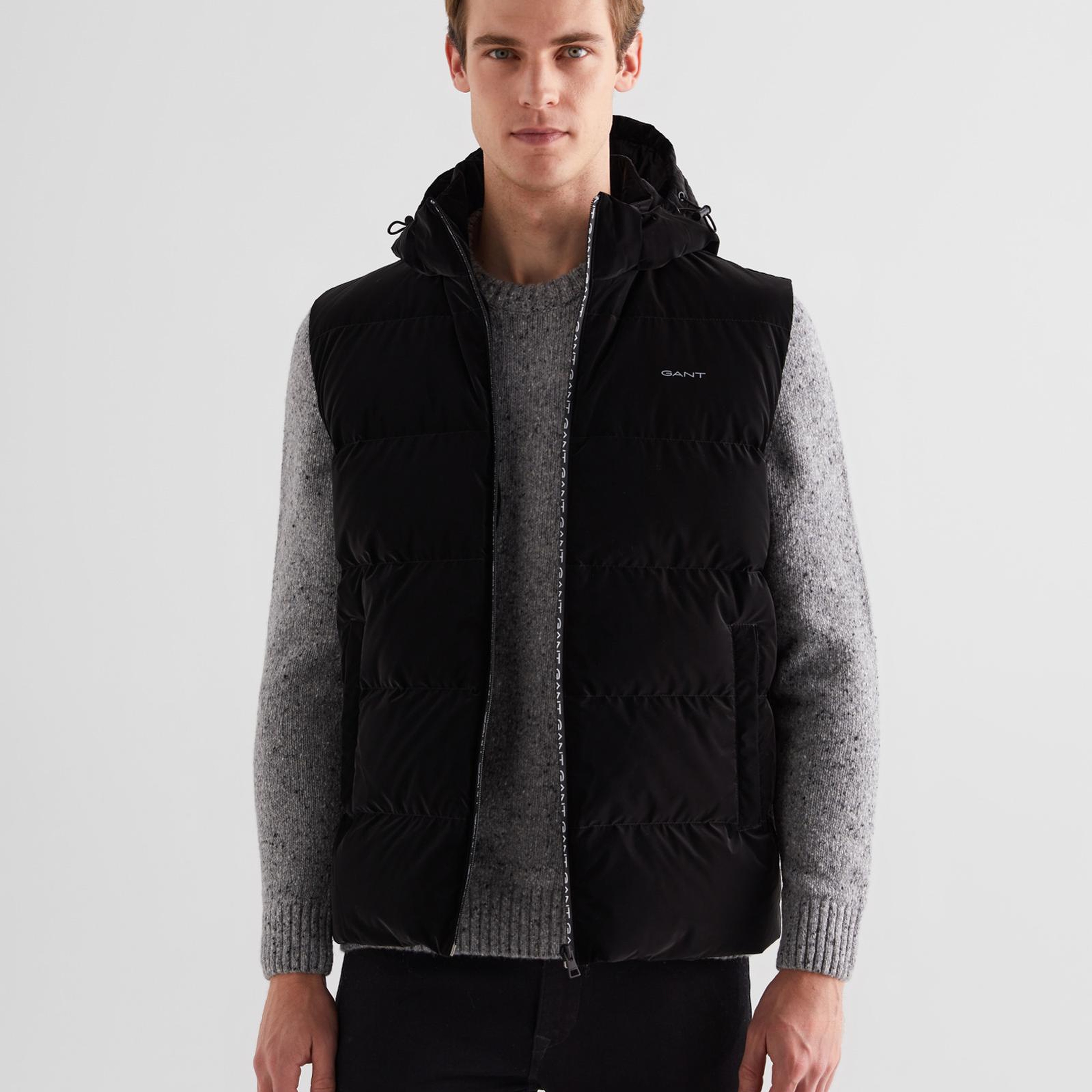 GANT Erkek Siyah Kapüşonlu Yelek