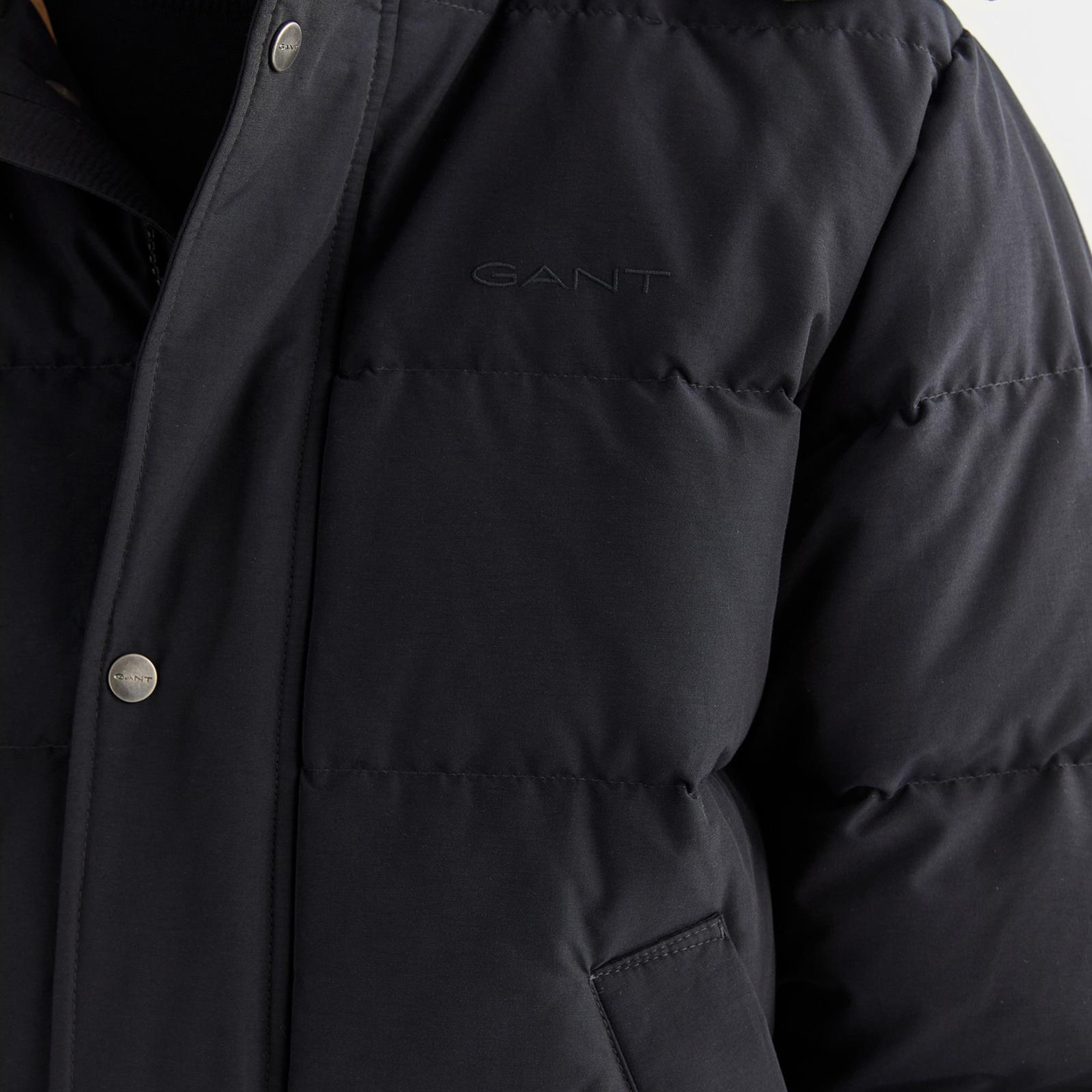 GANT Erkek Siyah Kapüşonlu Kaz Tüyü Mont