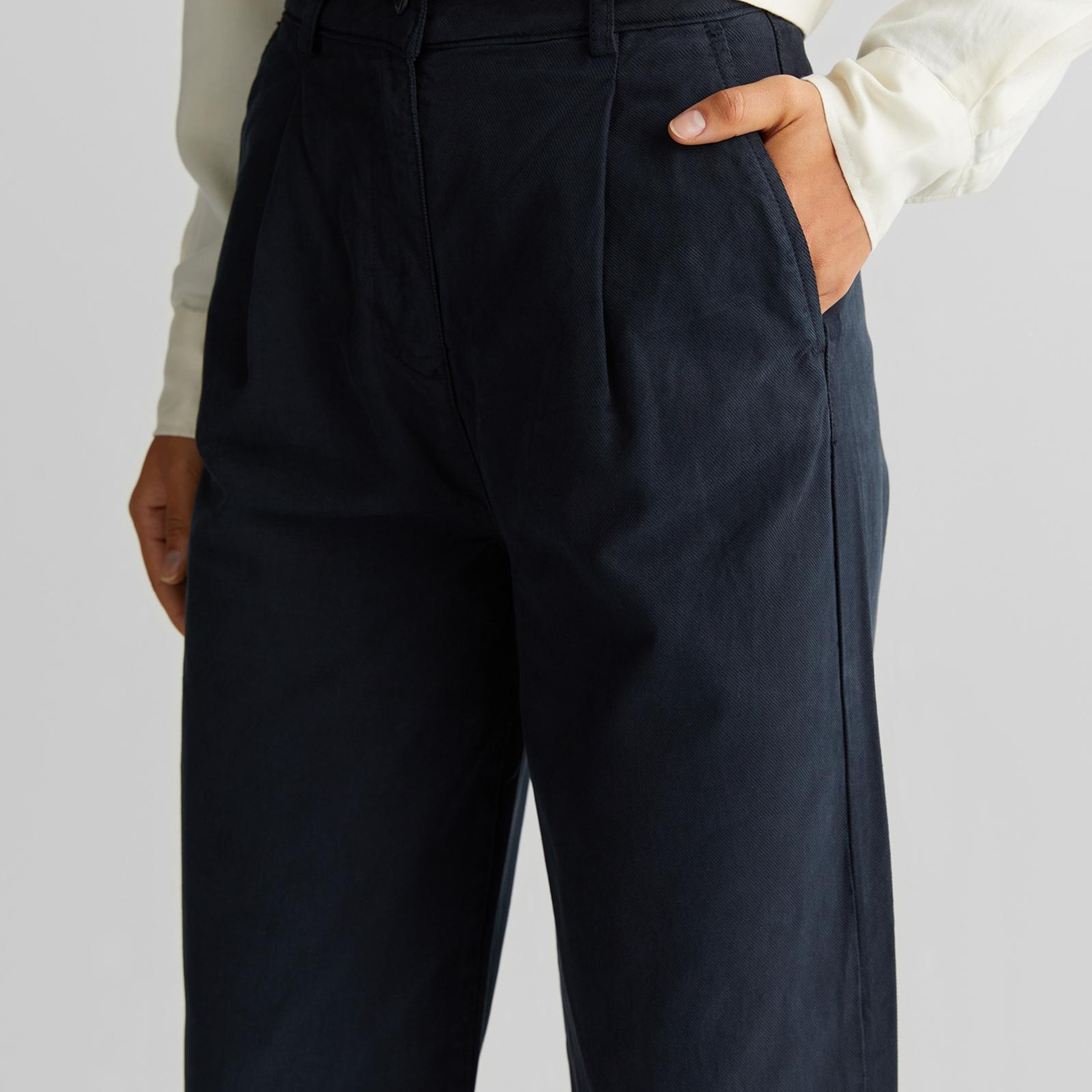 GANT Kadın Siyah Tapered Fit Pantolon