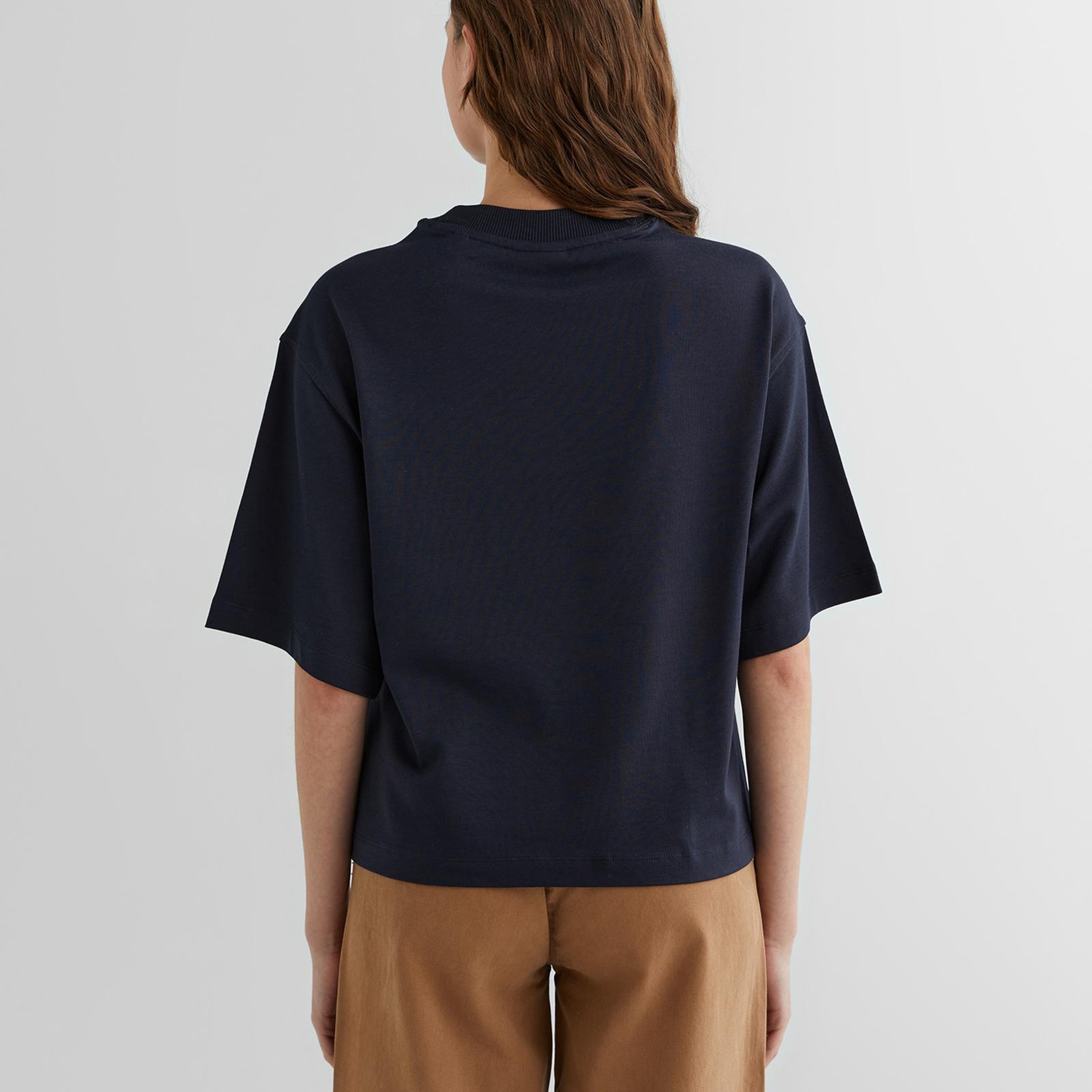 GANT Kadın Lacivert Relaxed Fit Bisiklet Yaka Logolu T-Shirt