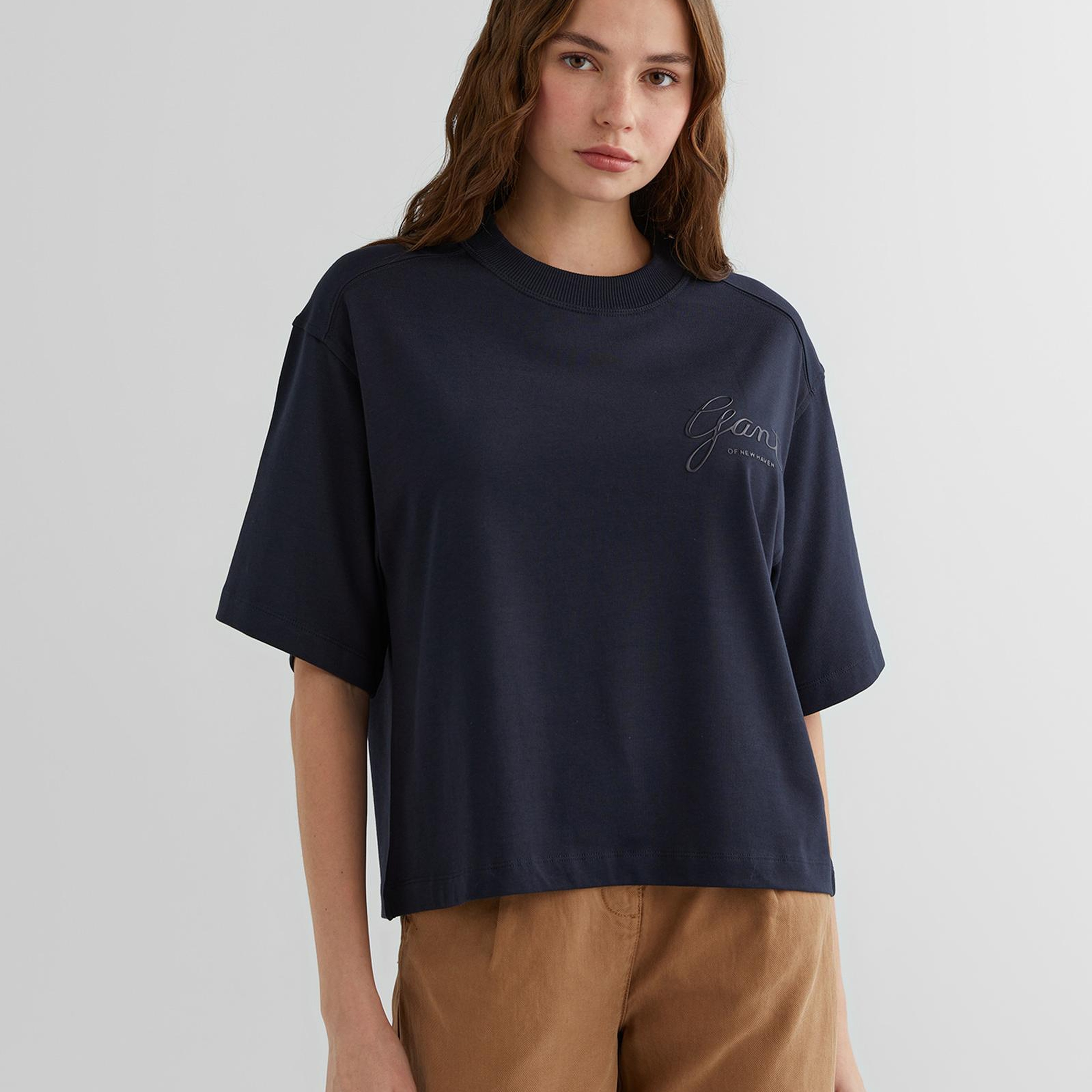GANT Kadın Lacivert Relaxed Fit Bisiklet Yaka Logolu T-Shirt