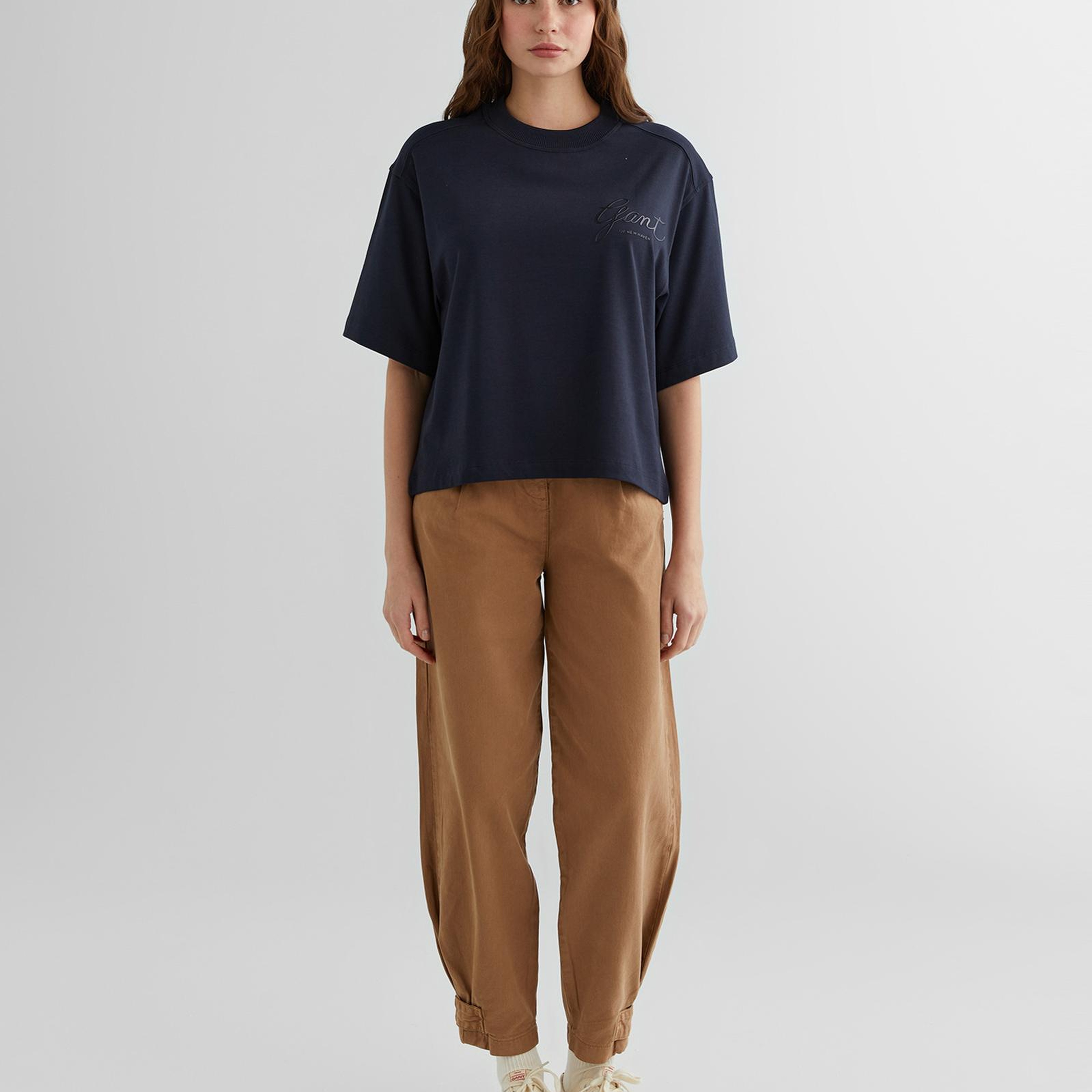 GANT Kadın Lacivert Relaxed Fit Bisiklet Yaka Logolu T-Shirt