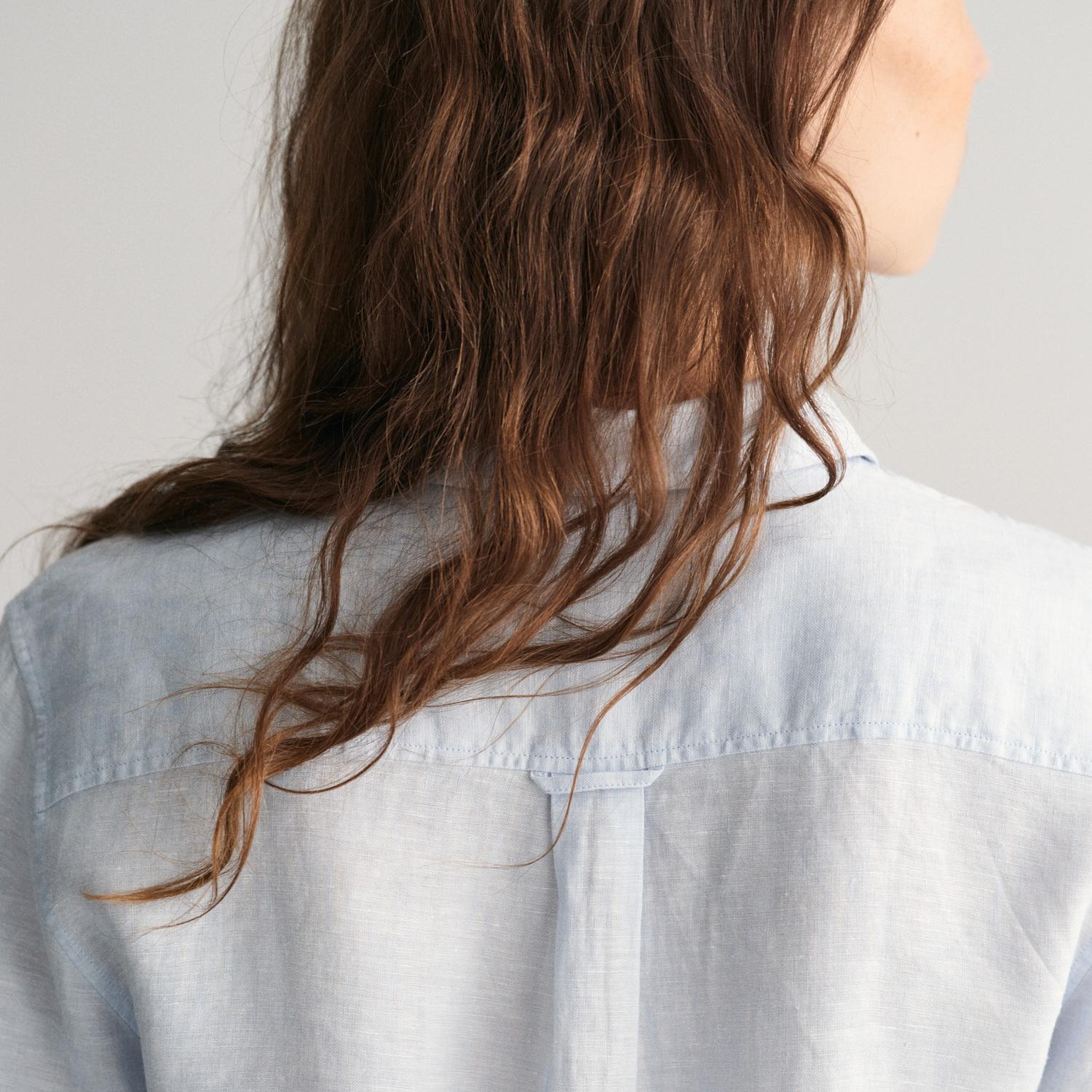 GANT Kadın Mavi Regular Fit Klasik Yaka Keten Gömlek