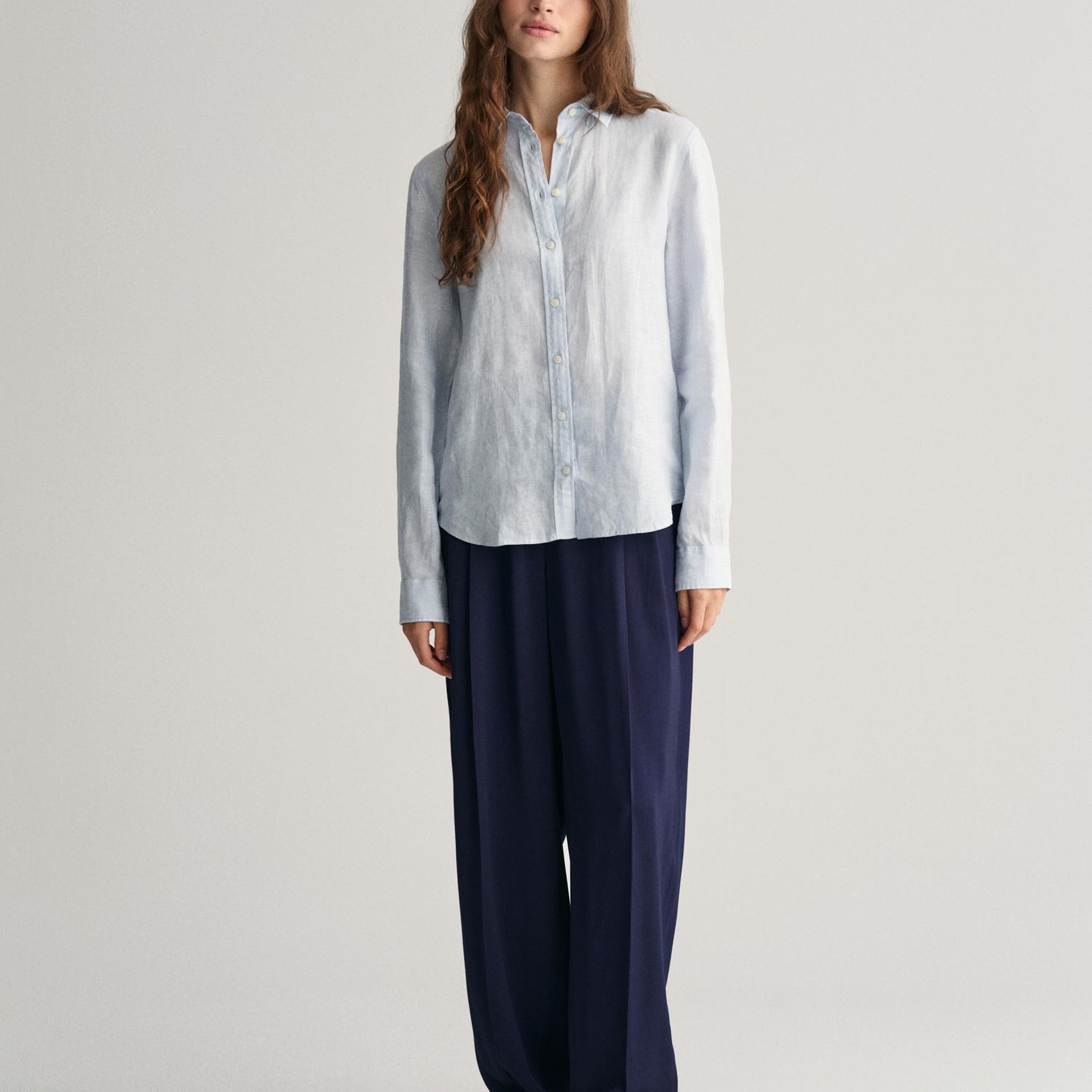 GANT Kadın Mavi Regular Fit Klasik Yaka Keten Gömlek