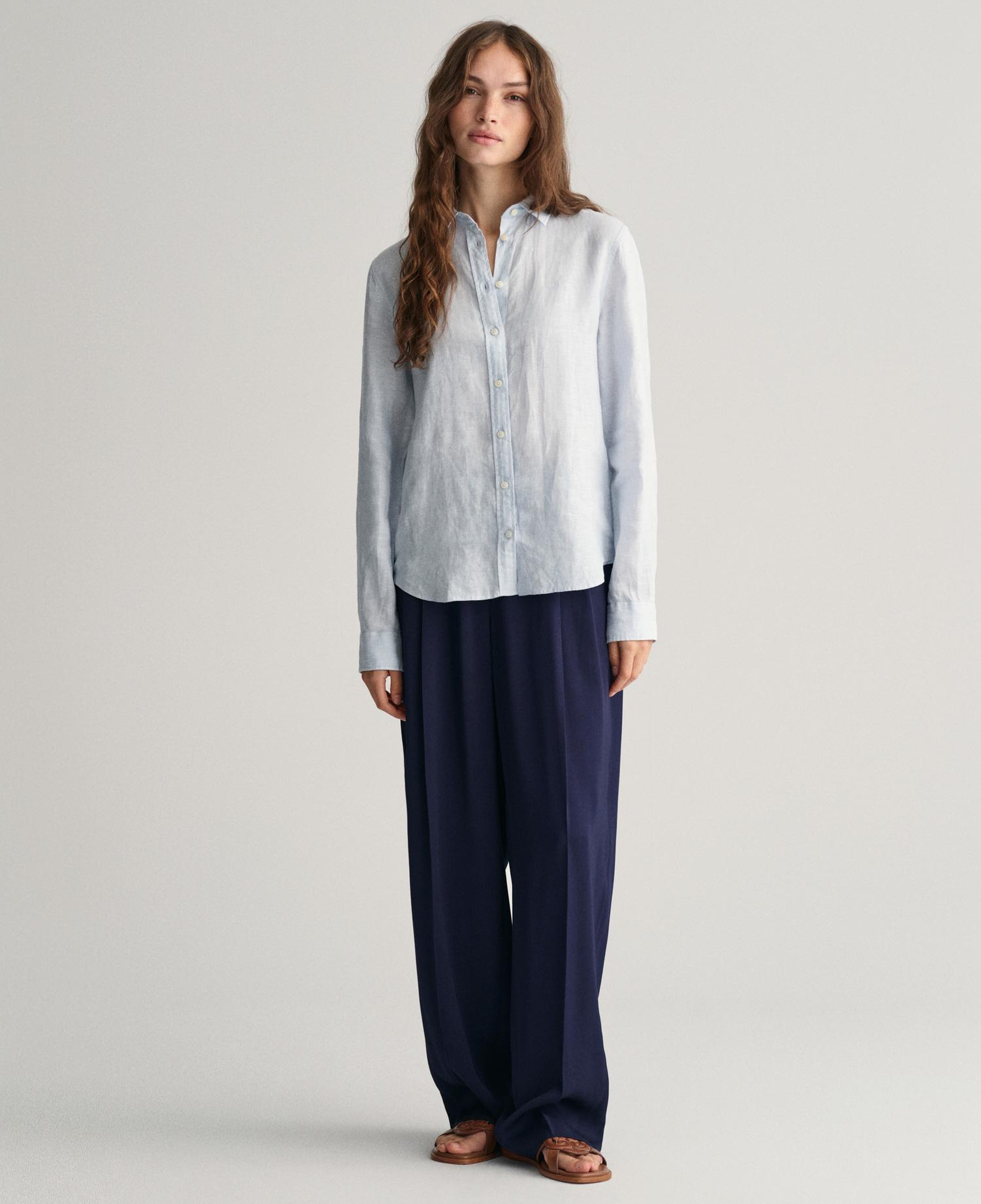 GANT Kadın Mavi Regular Fit Klasik Yaka Keten Gömlek