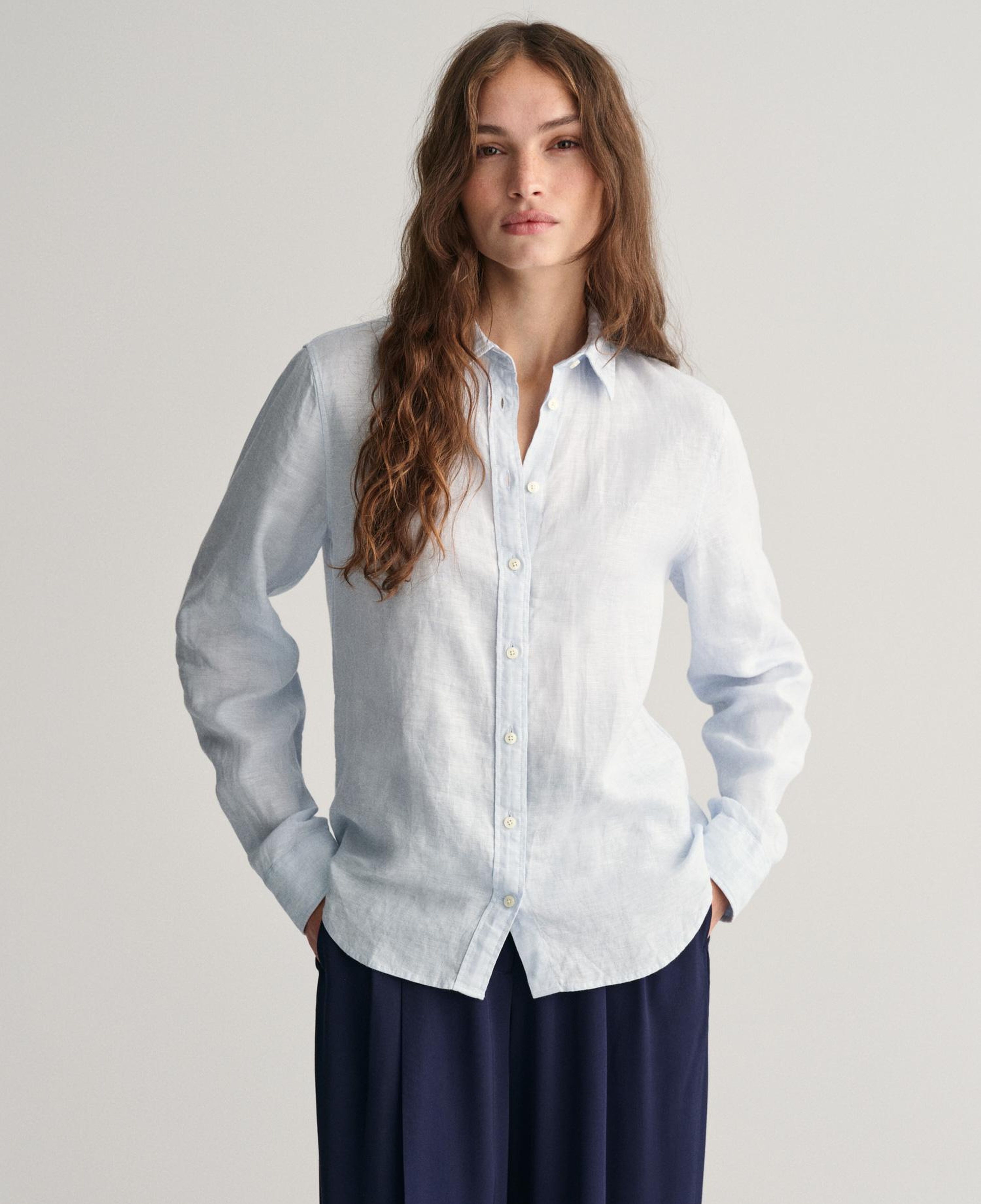 GANT Kadın Mavi Regular Fit Klasik Yaka Keten Gömlek