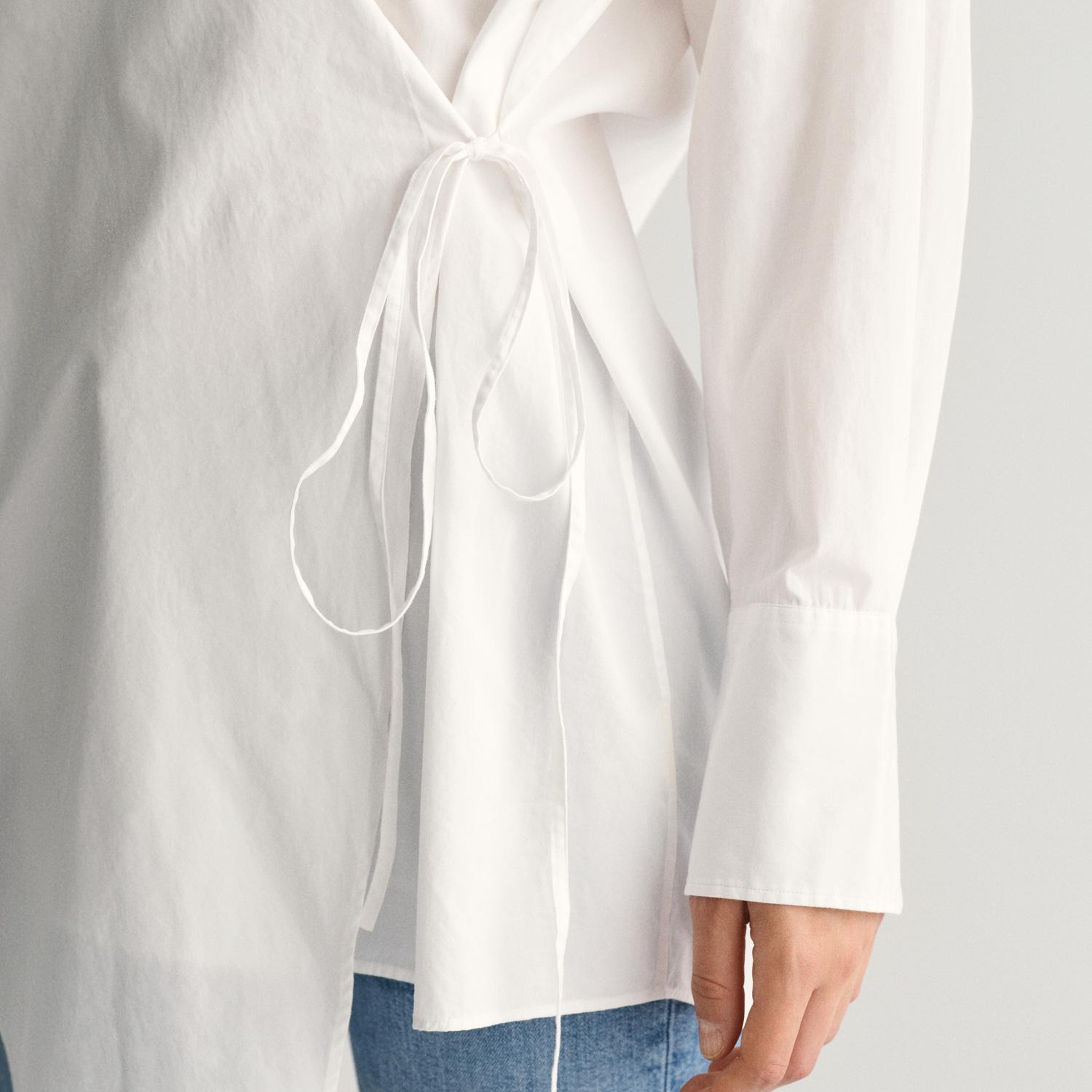 GANT Kadın Beyaz Oversize Fit Klasik Yaka Gömlek