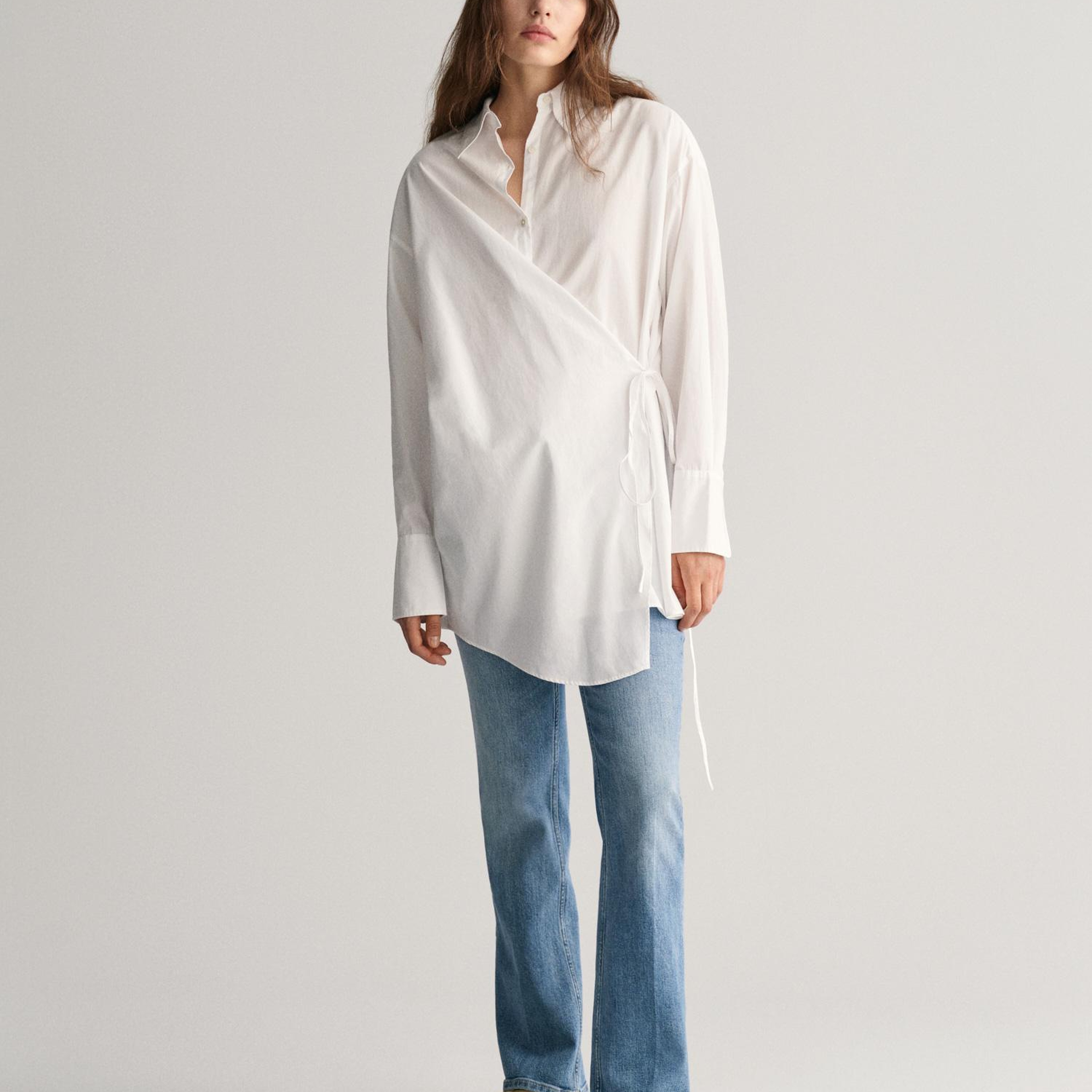 GANT Kadın Beyaz Oversize Fit Klasik Yaka Gömlek