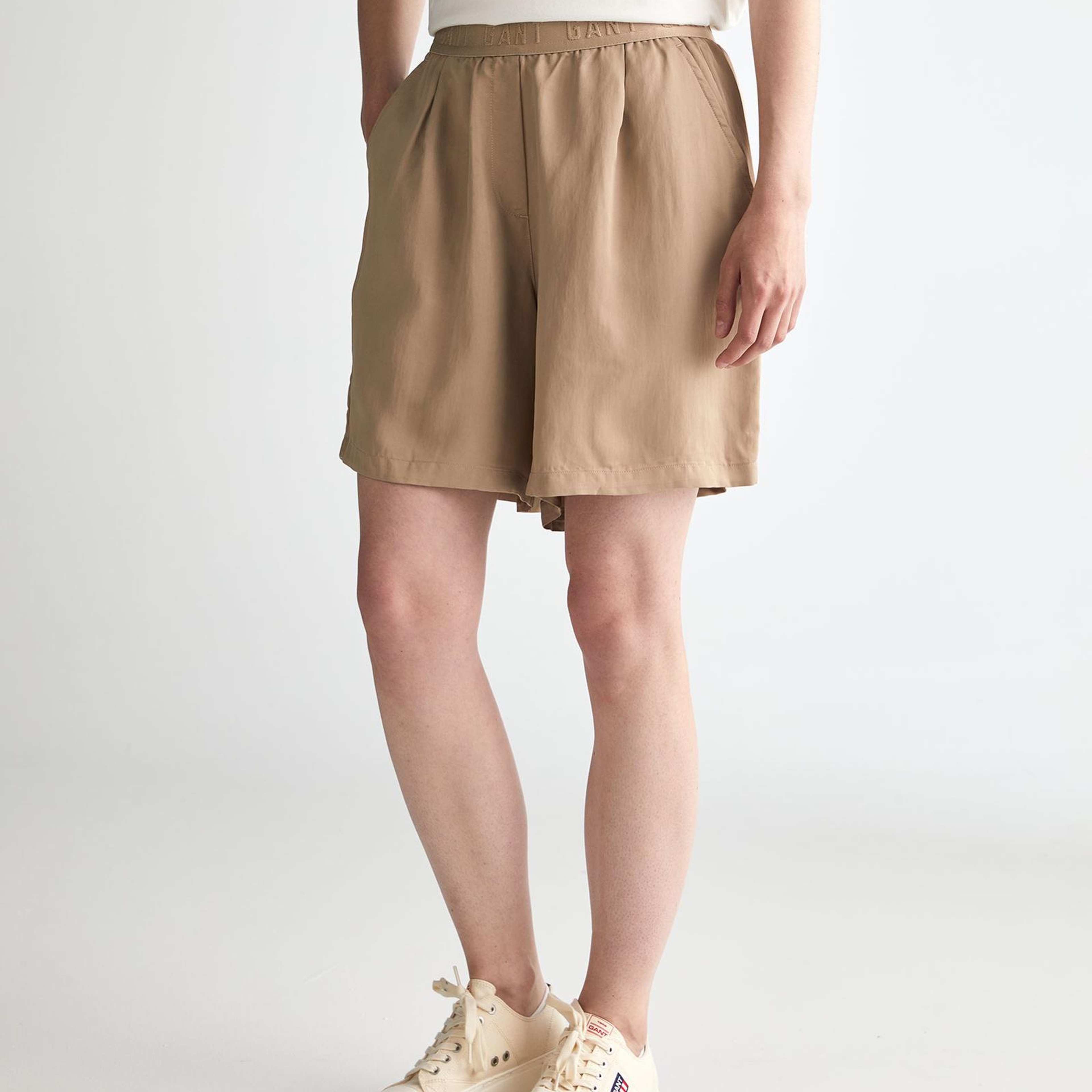 GANT Kadın Bej Regular Fit Logolu Şort