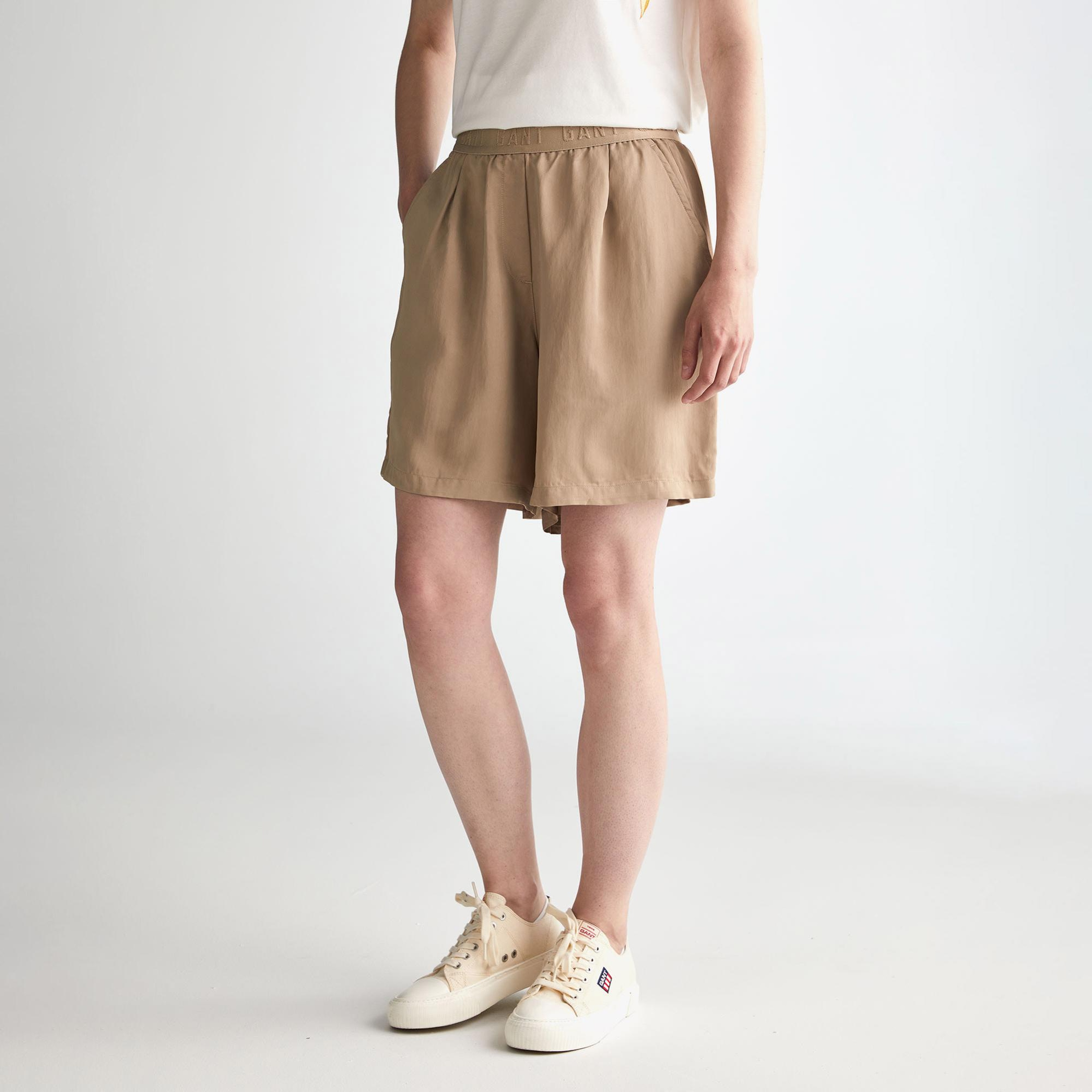GANT Kadın Bej Regular Fit Logolu Şort
