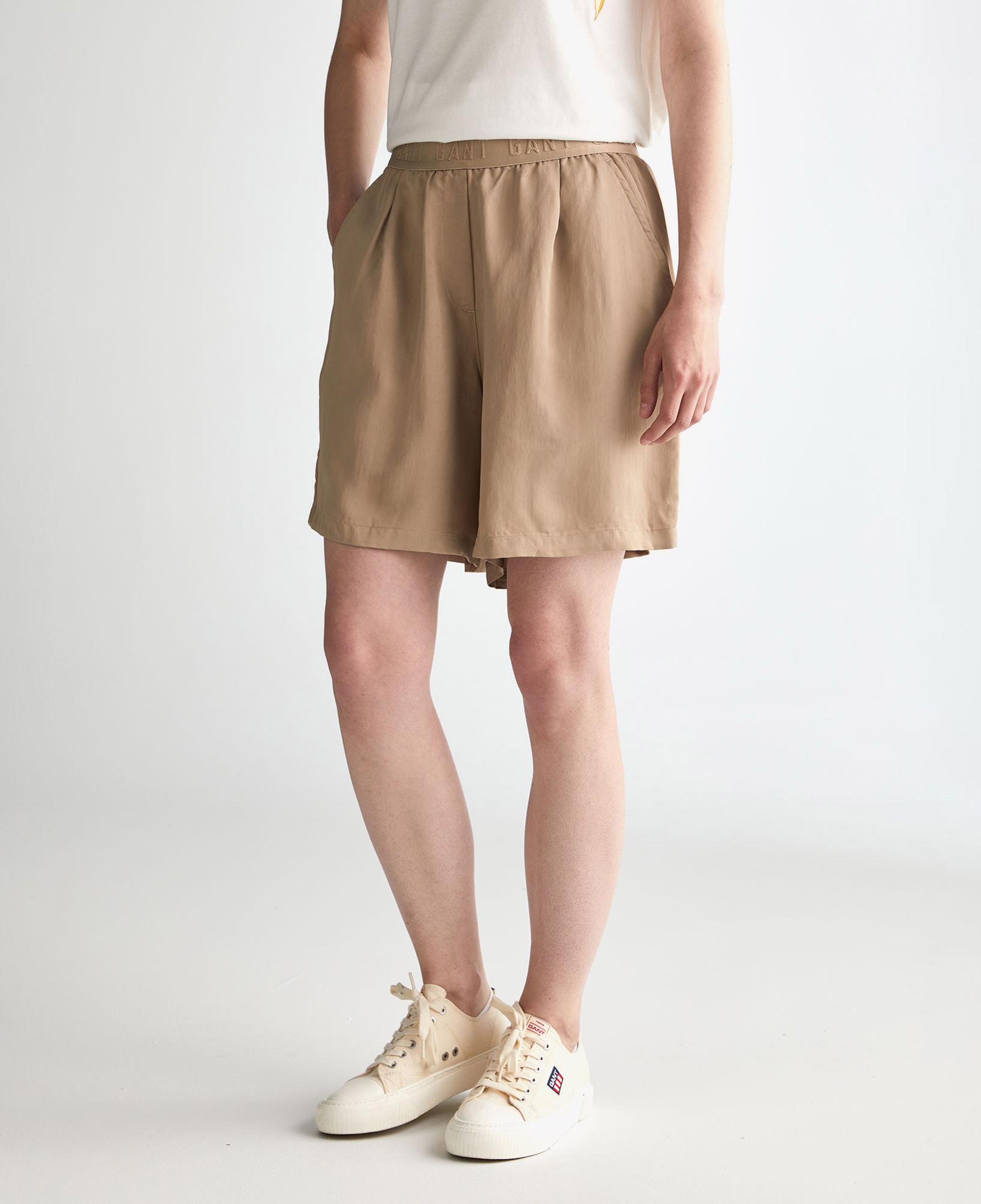 GANT Kadın Bej Regular Fit Logolu Şort