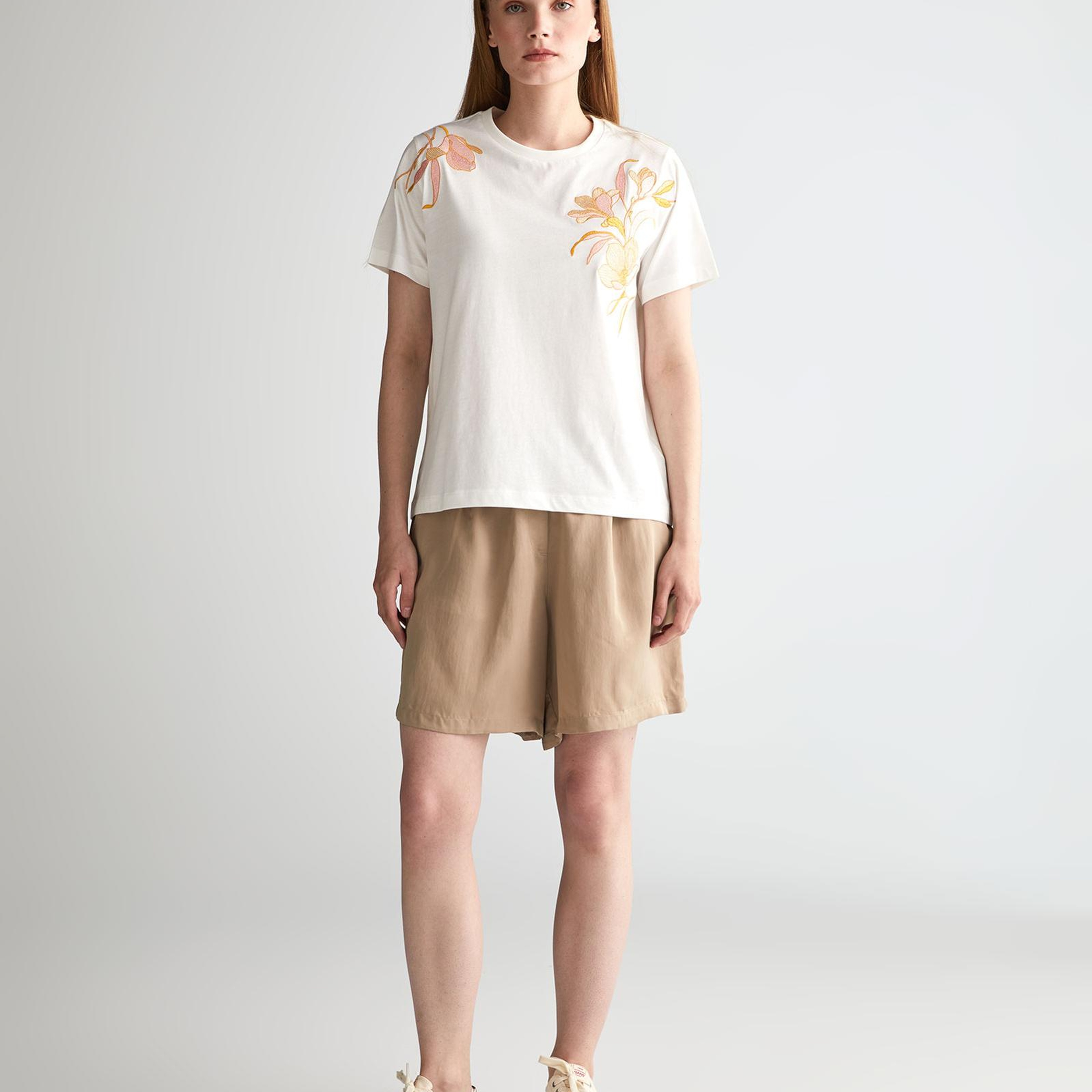 GANT Kadın Bej Regular Fit Logolu Şort