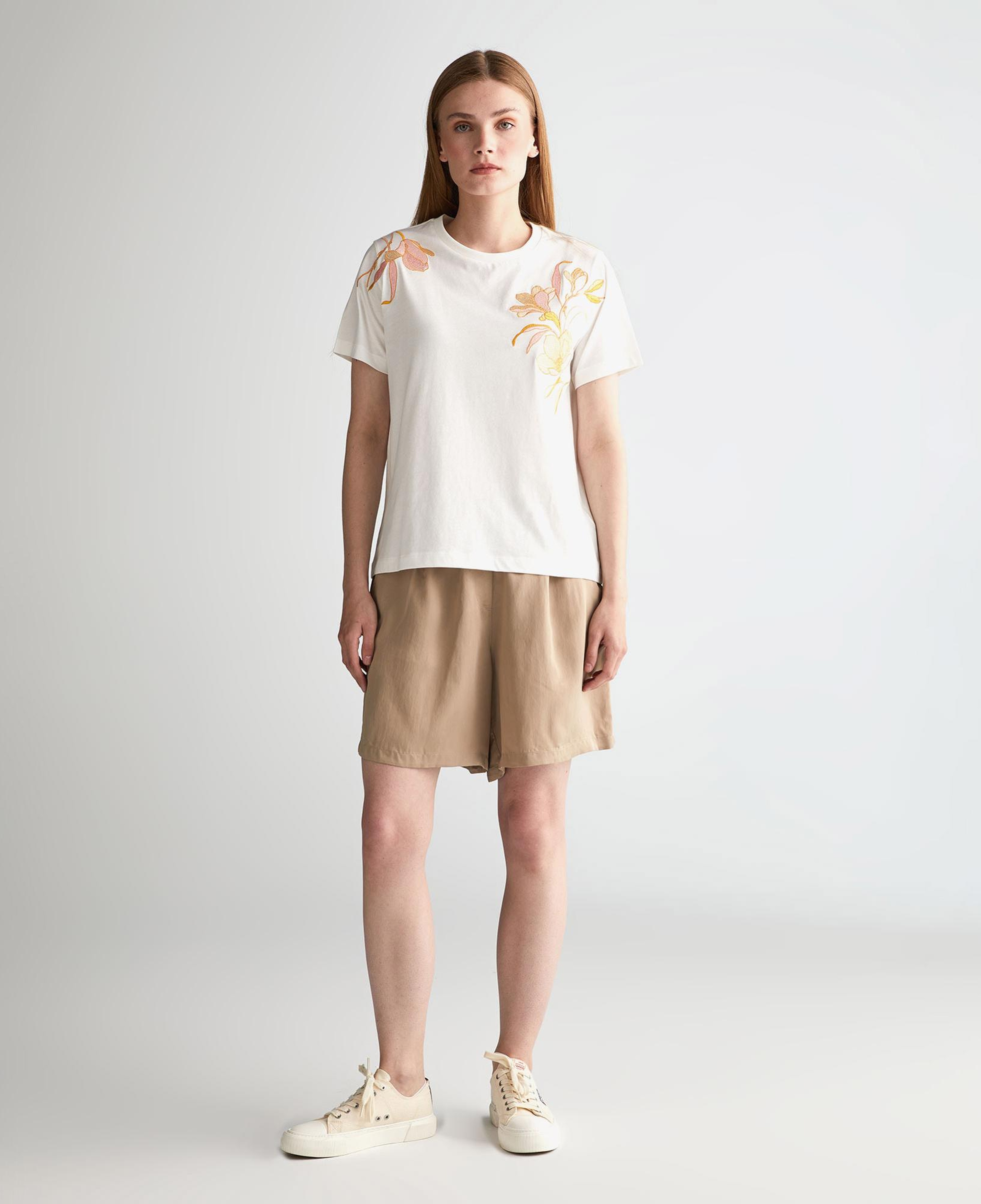 GANT Kadın Bej Regular Fit Logolu Şort