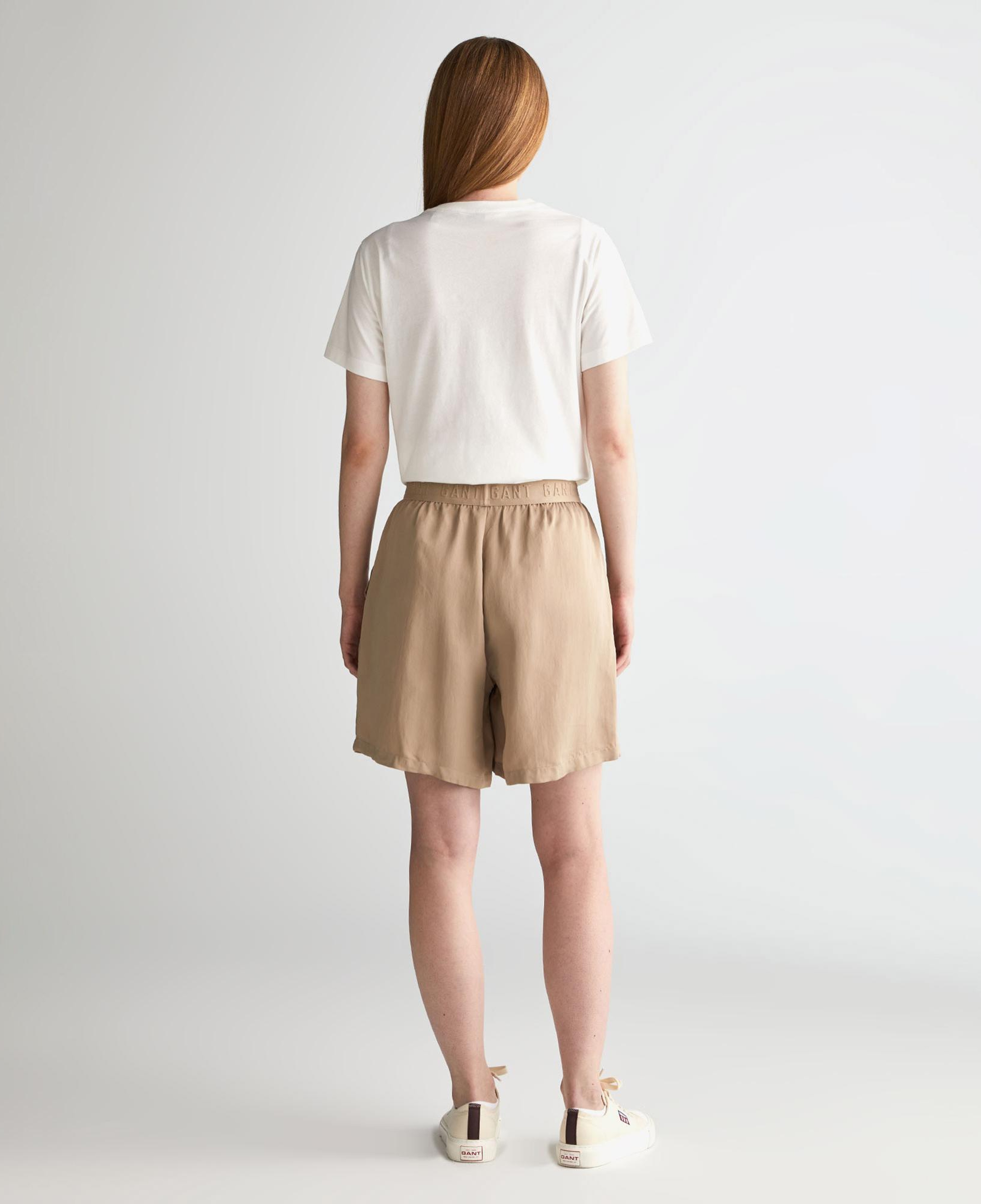 GANT Kadın Bej Regular Fit Logolu Şort