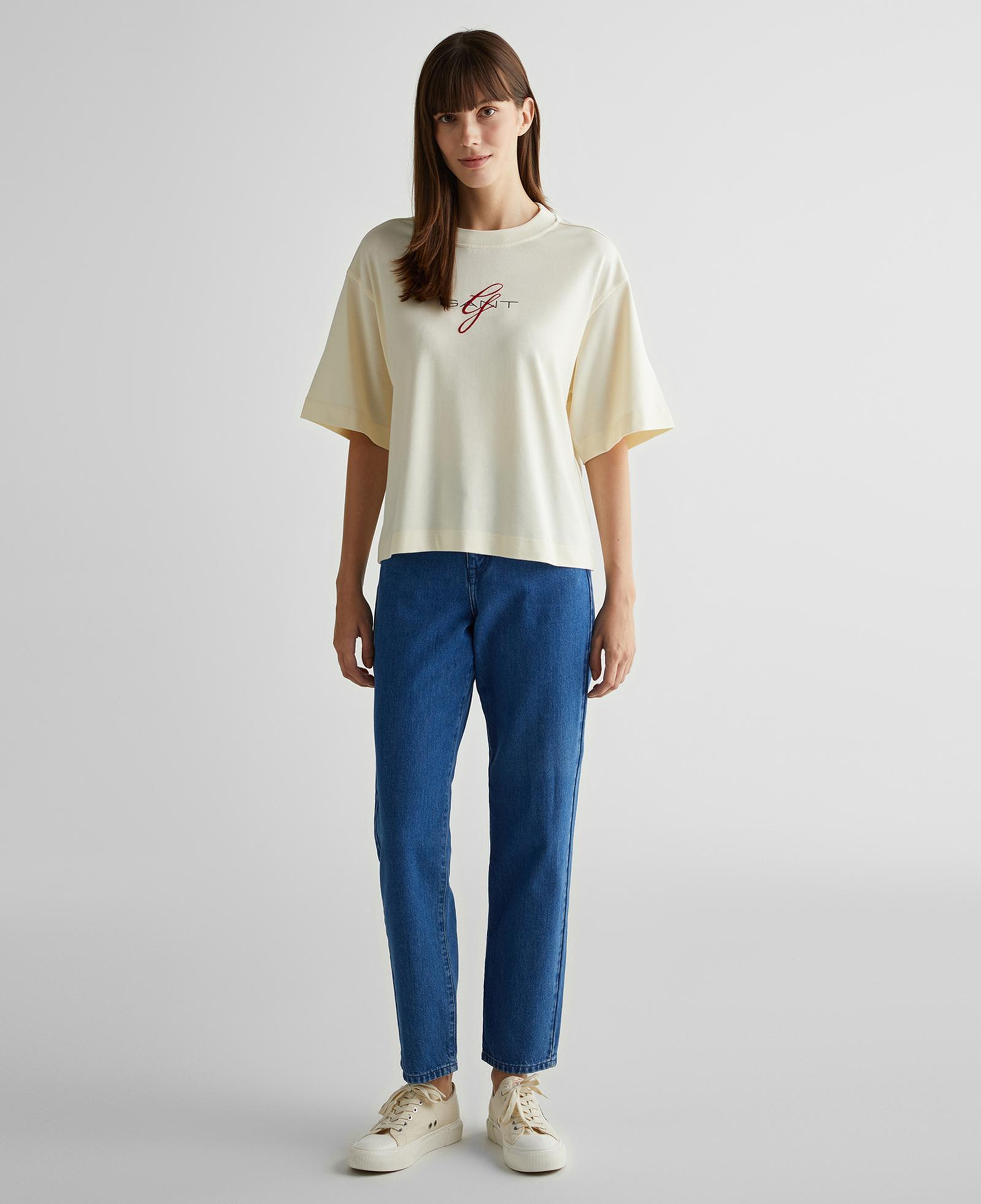 GANT Kadın Krem Relaxed Fit Bisiklet Yaka Logolu T-Shirt