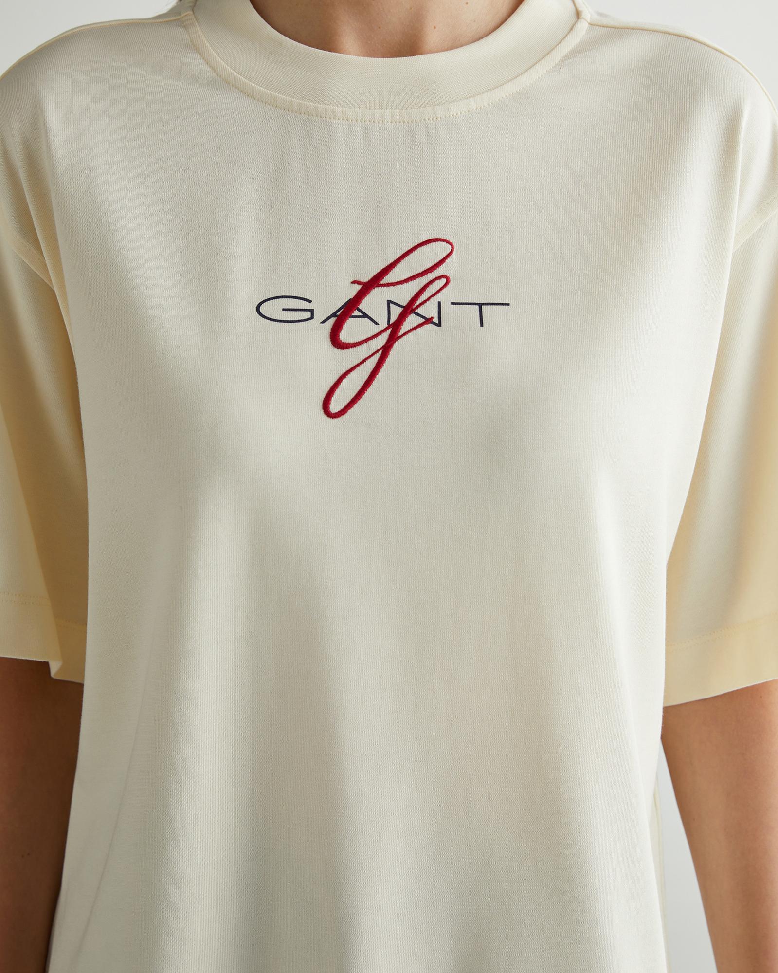 GANT Kadın Krem Relaxed Fit Bisiklet Yaka Logolu T-Shirt